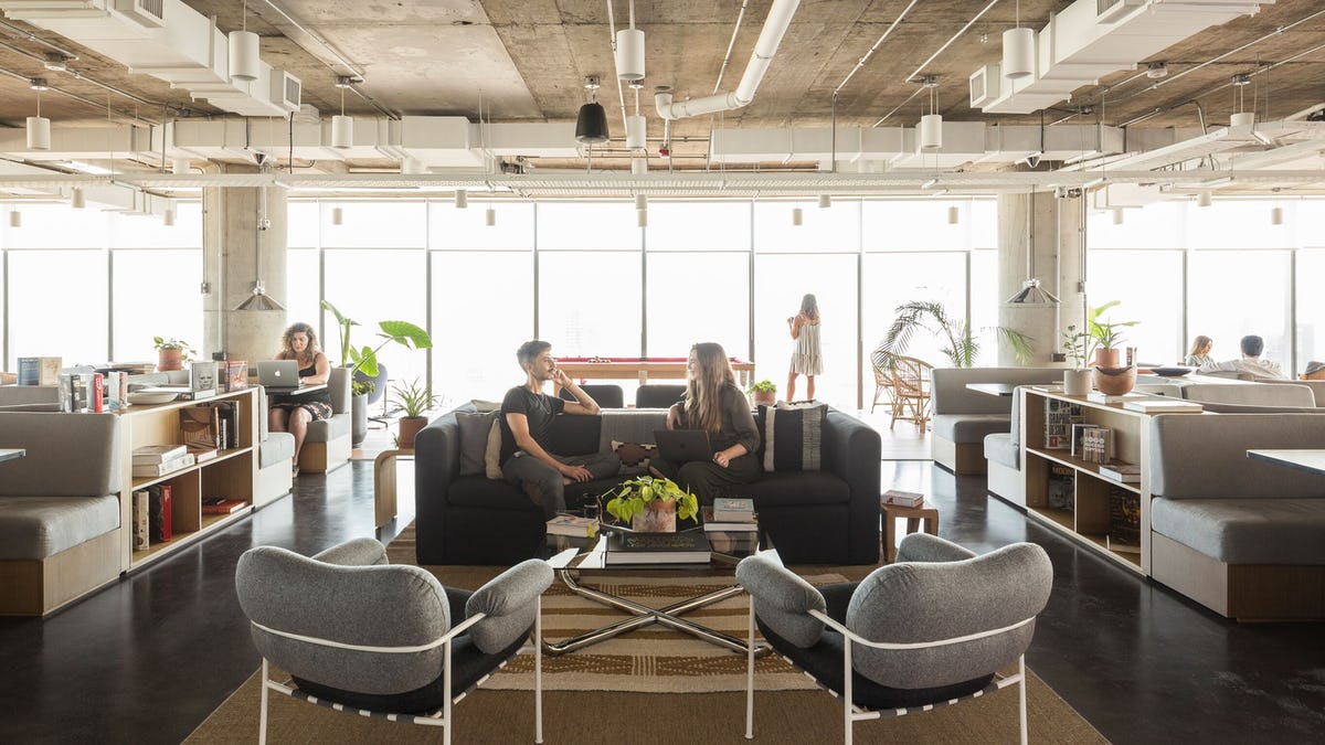 WeWork Corrientes 800 image 3