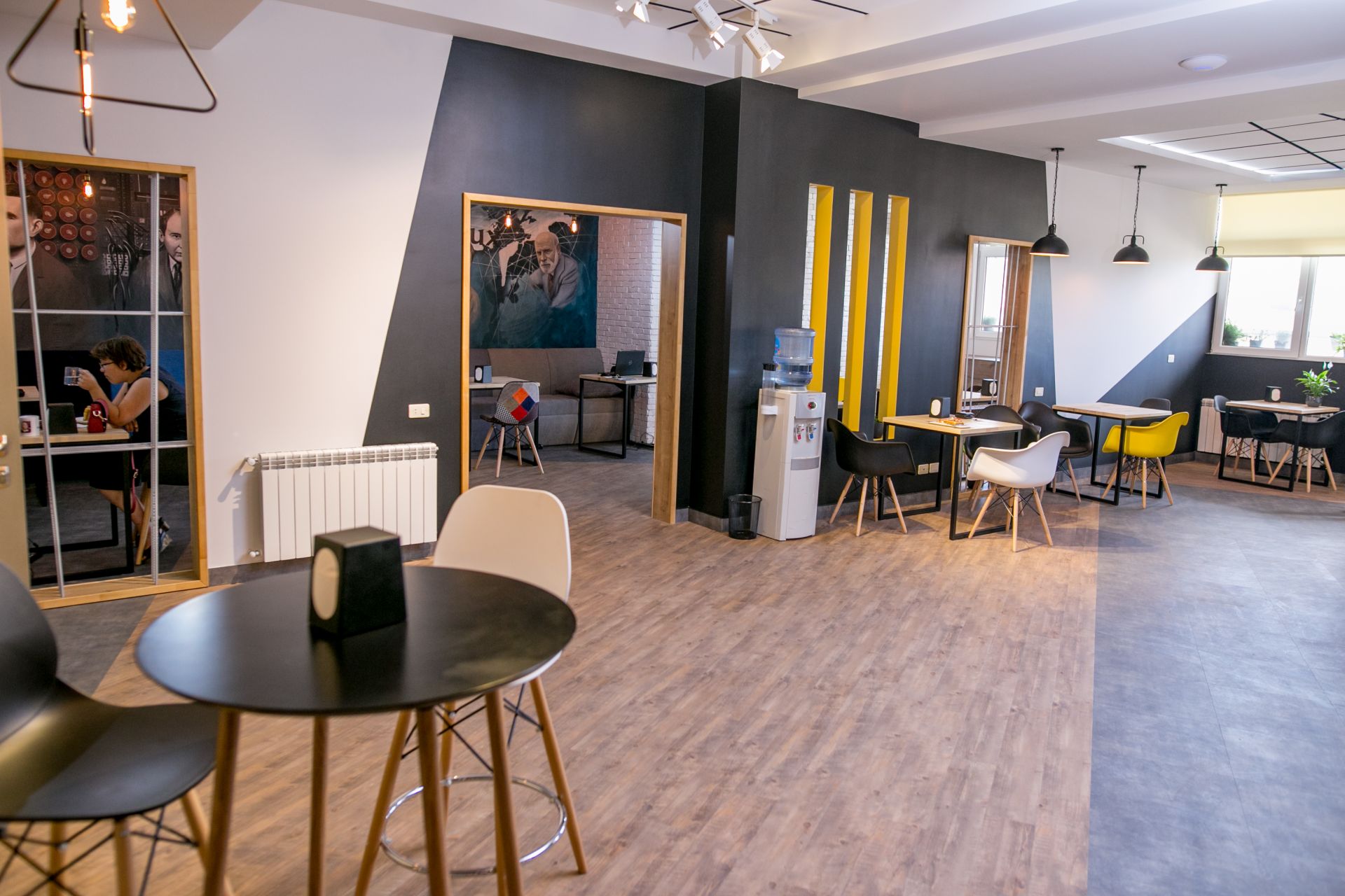 256 HUB coworking image 4