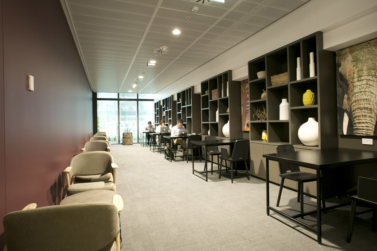 The Executive Centre - Three International Towers image 4