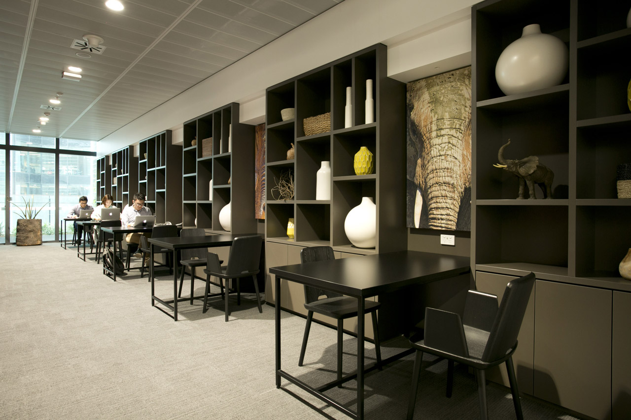 The Executive Centre - Three International Towers image 5