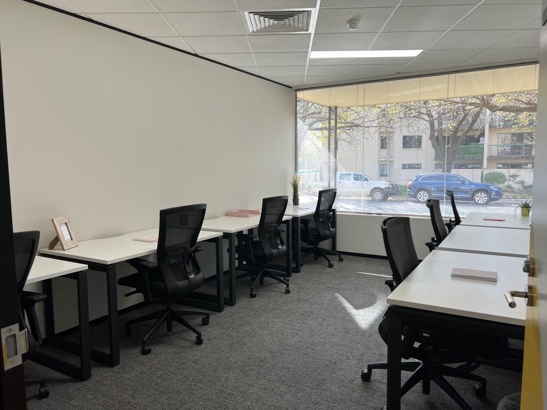 JAGA Kingston image 3