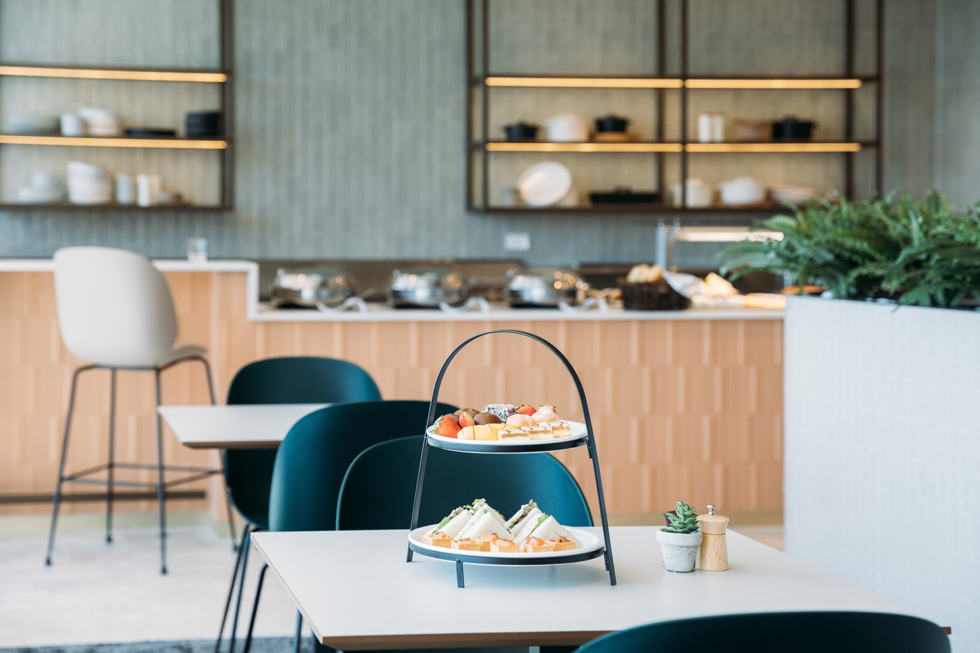 Plaza Premium Lounge (International Departures) / Sydney image 2