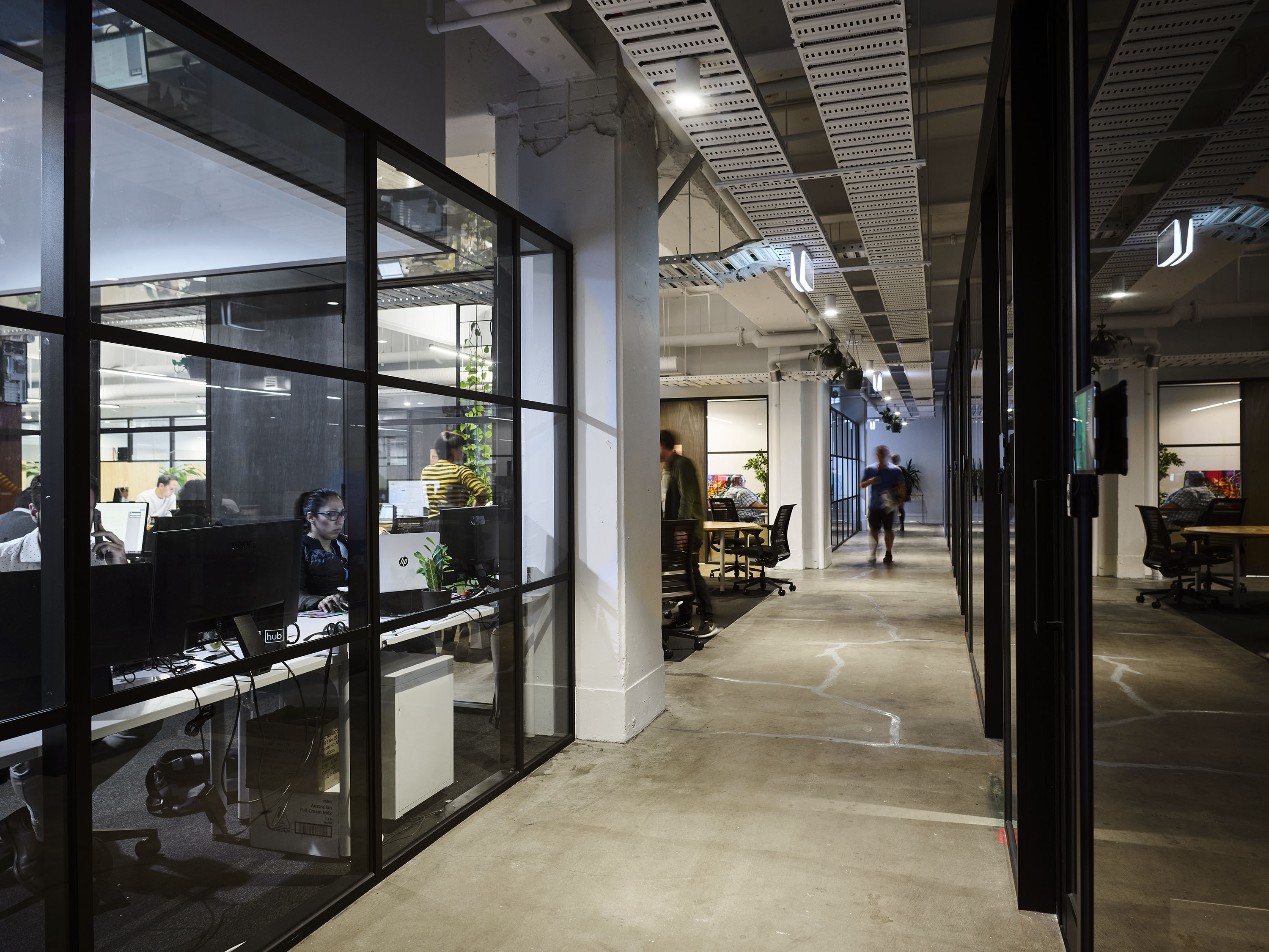 Hub Southern Cross, Melbourne Book Online Coworker