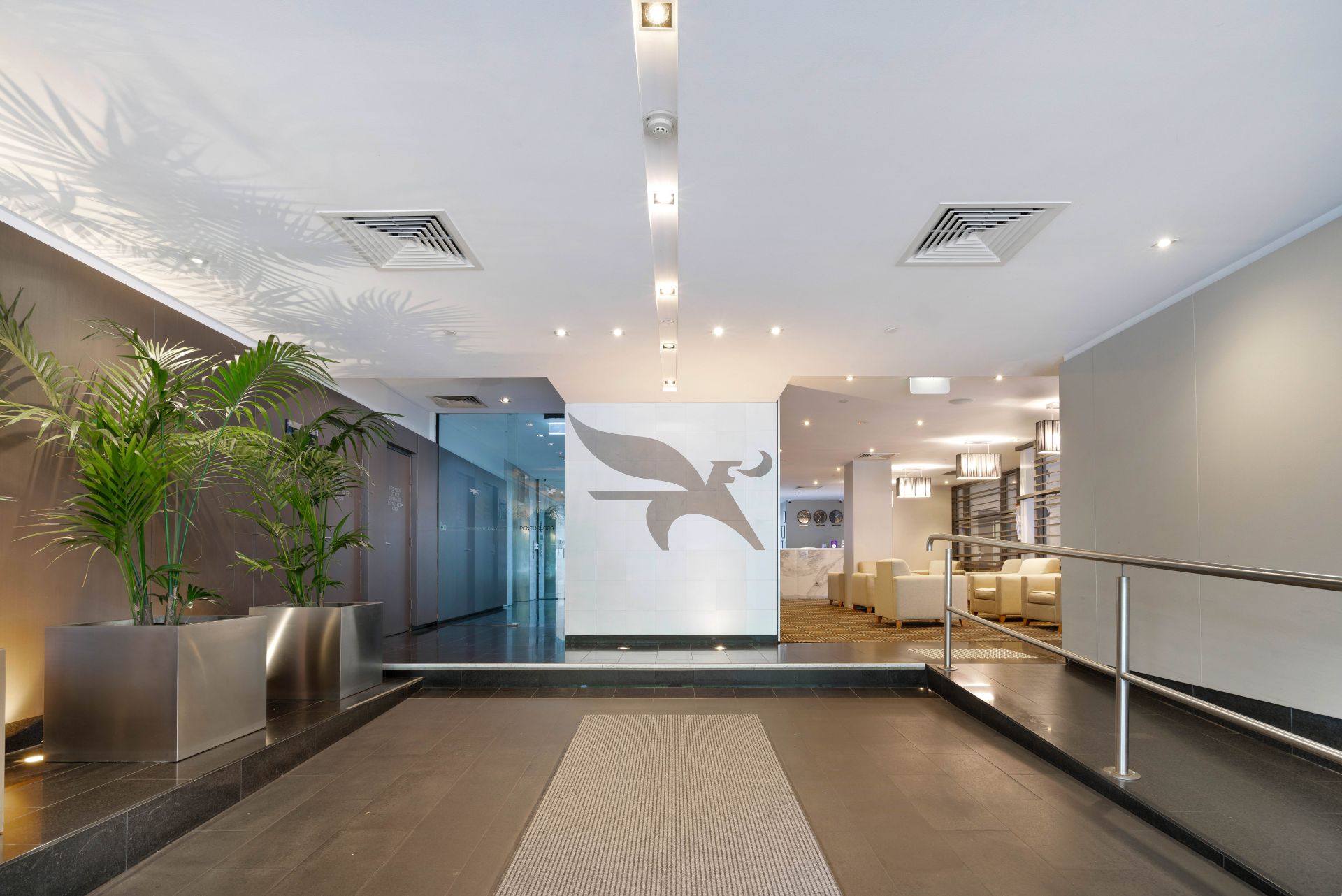 Park Regis Griffin Suites image 2