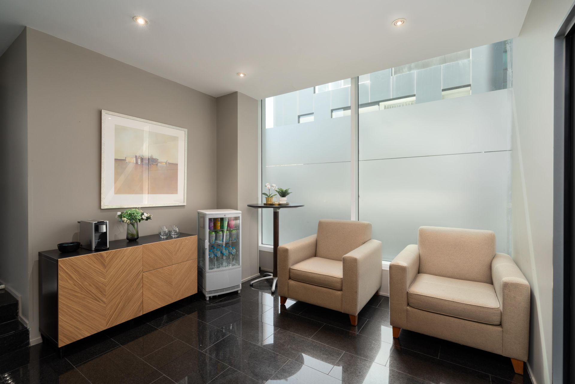 Park Regis Griffin Suites image 5