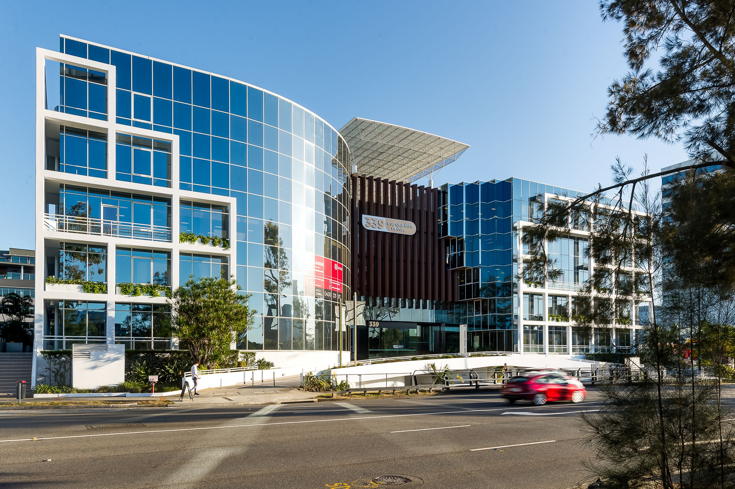 CoWorking Dedicated Desk -24/7 Access. image 2