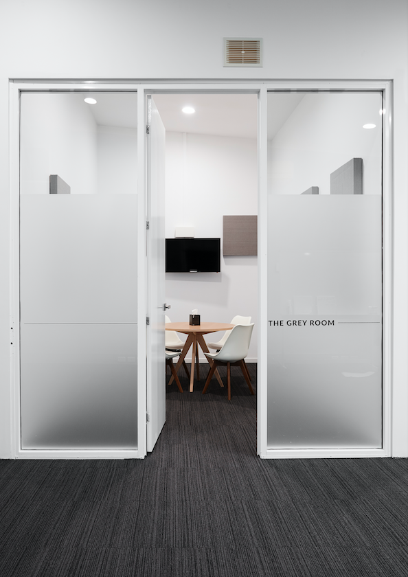 Common on West image 4