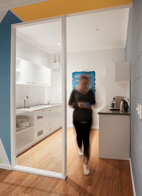 Common on West image 5