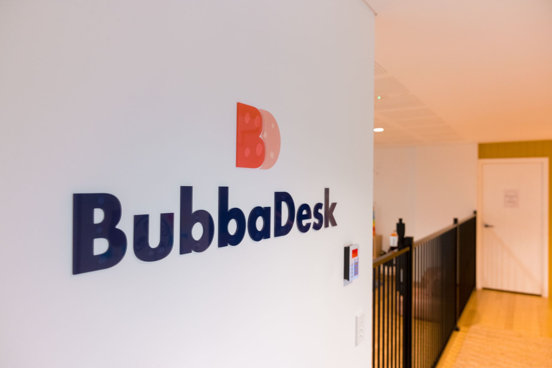 BubbaDesk image 2