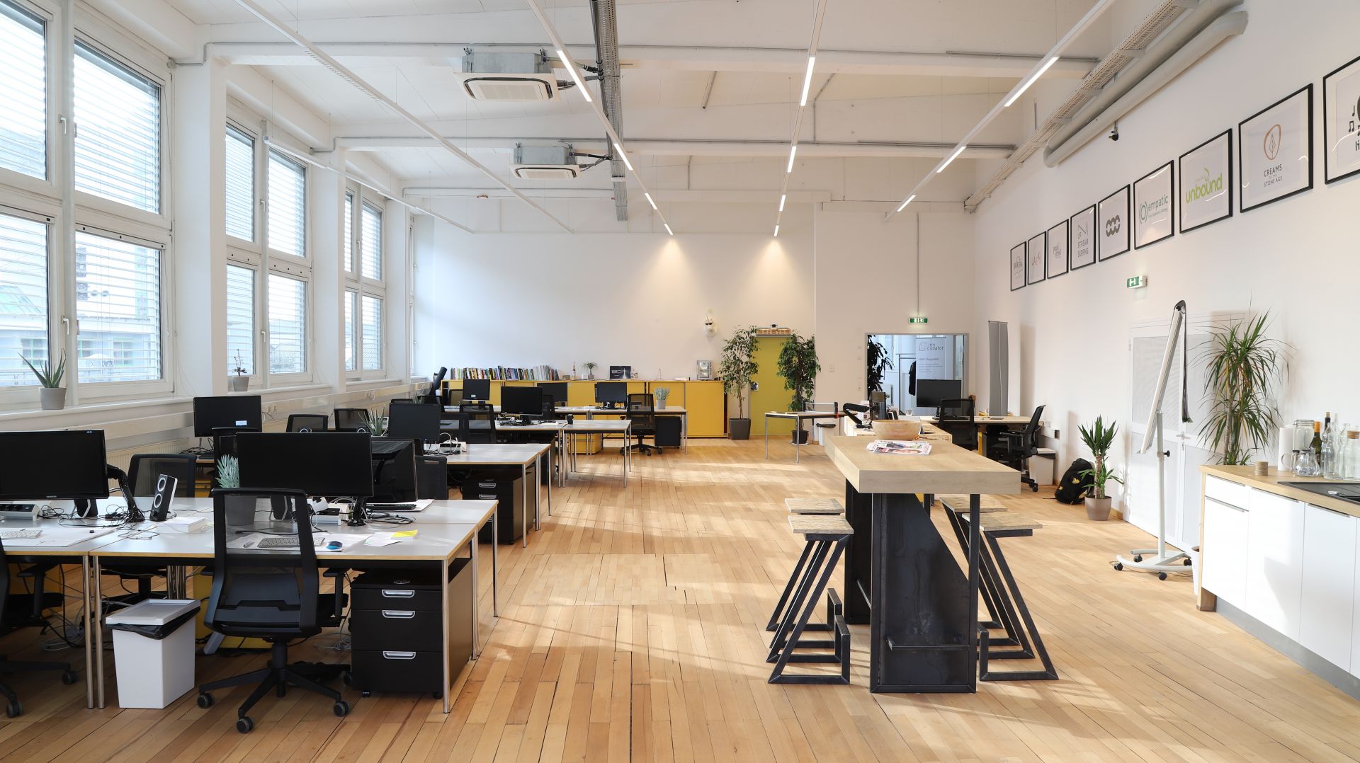 Inncubator – WIFI Coworking Space image 2