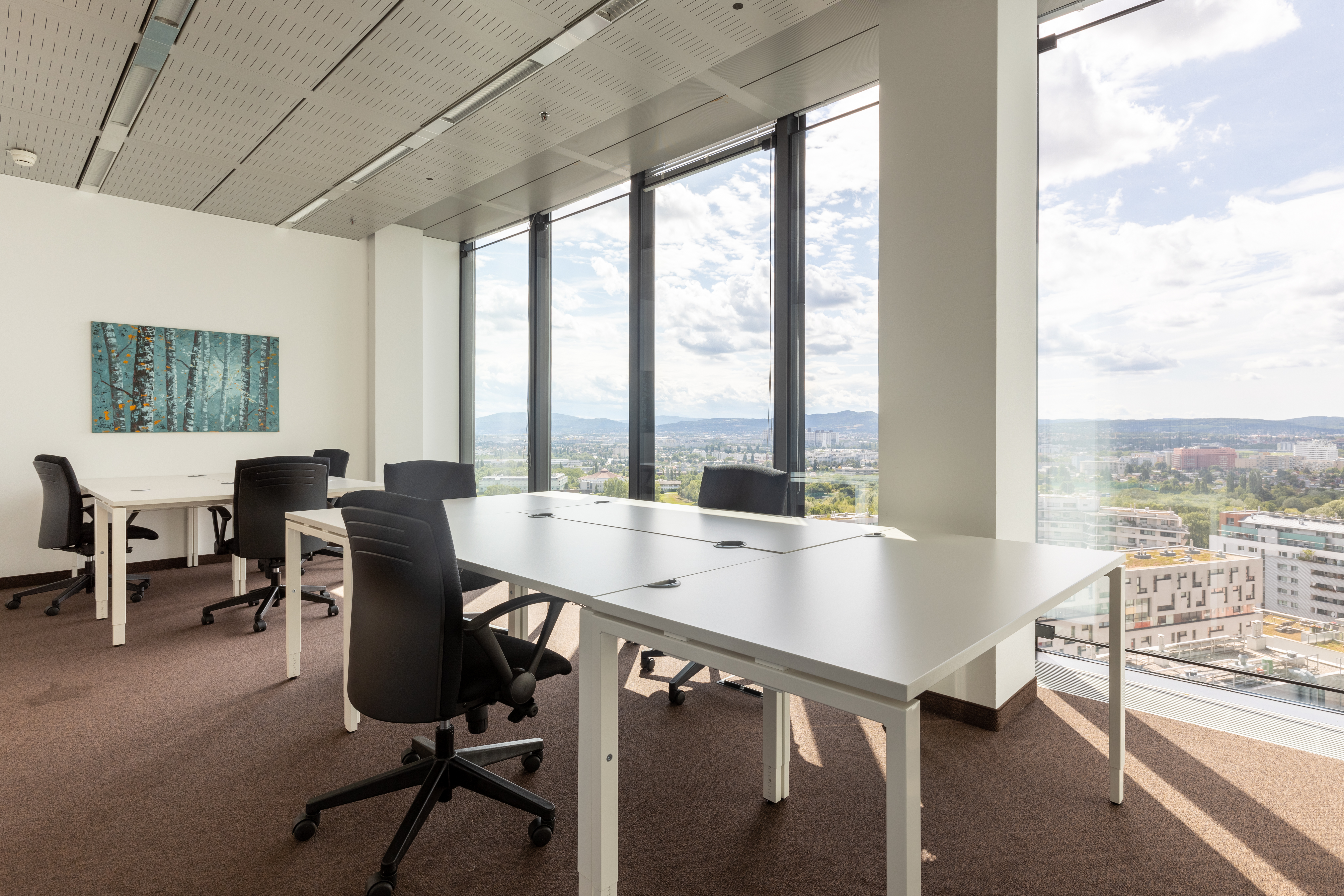 Regus - Vienna Twin Towers image 3