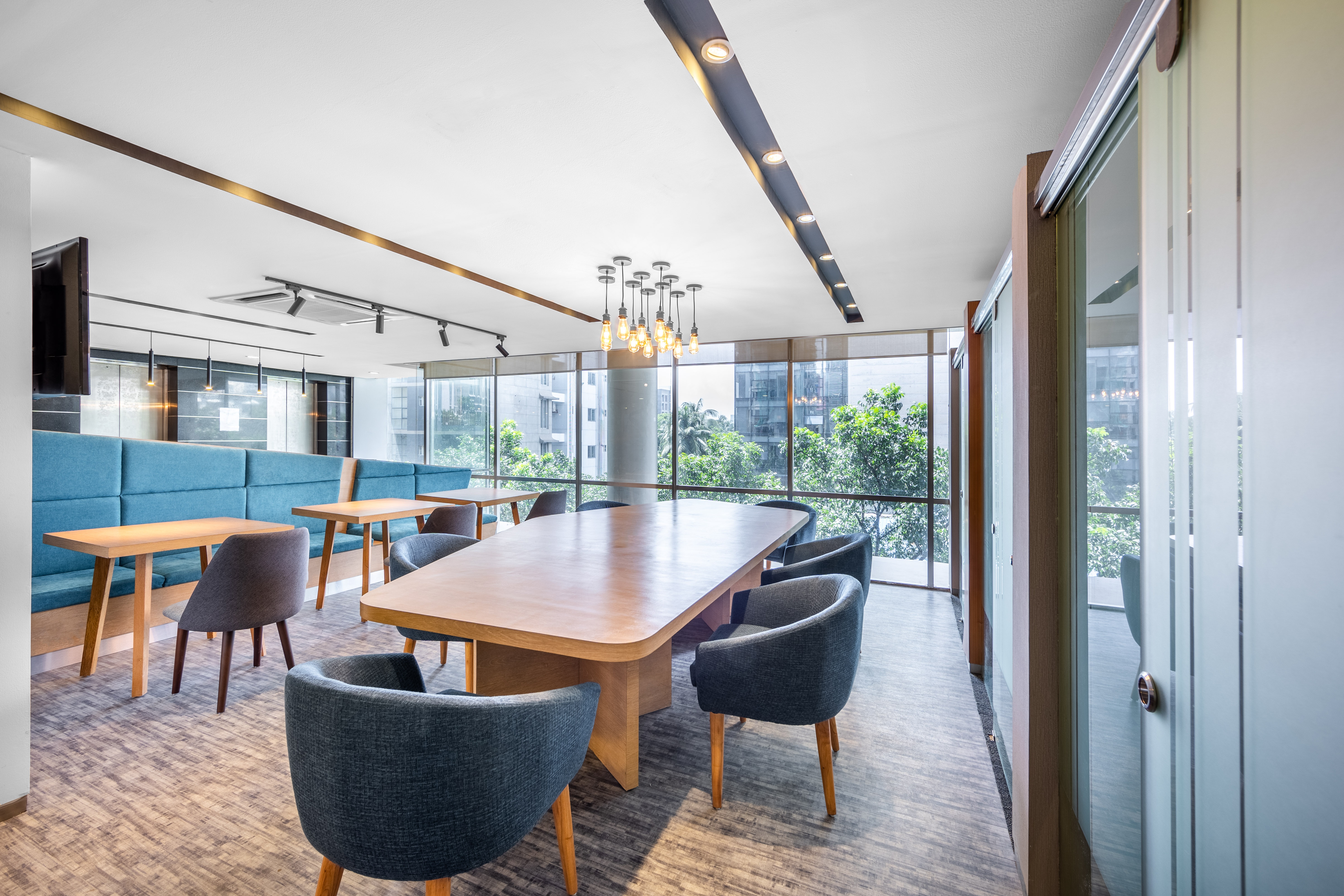 Regus - Dhaka, Crystal Palace image 5