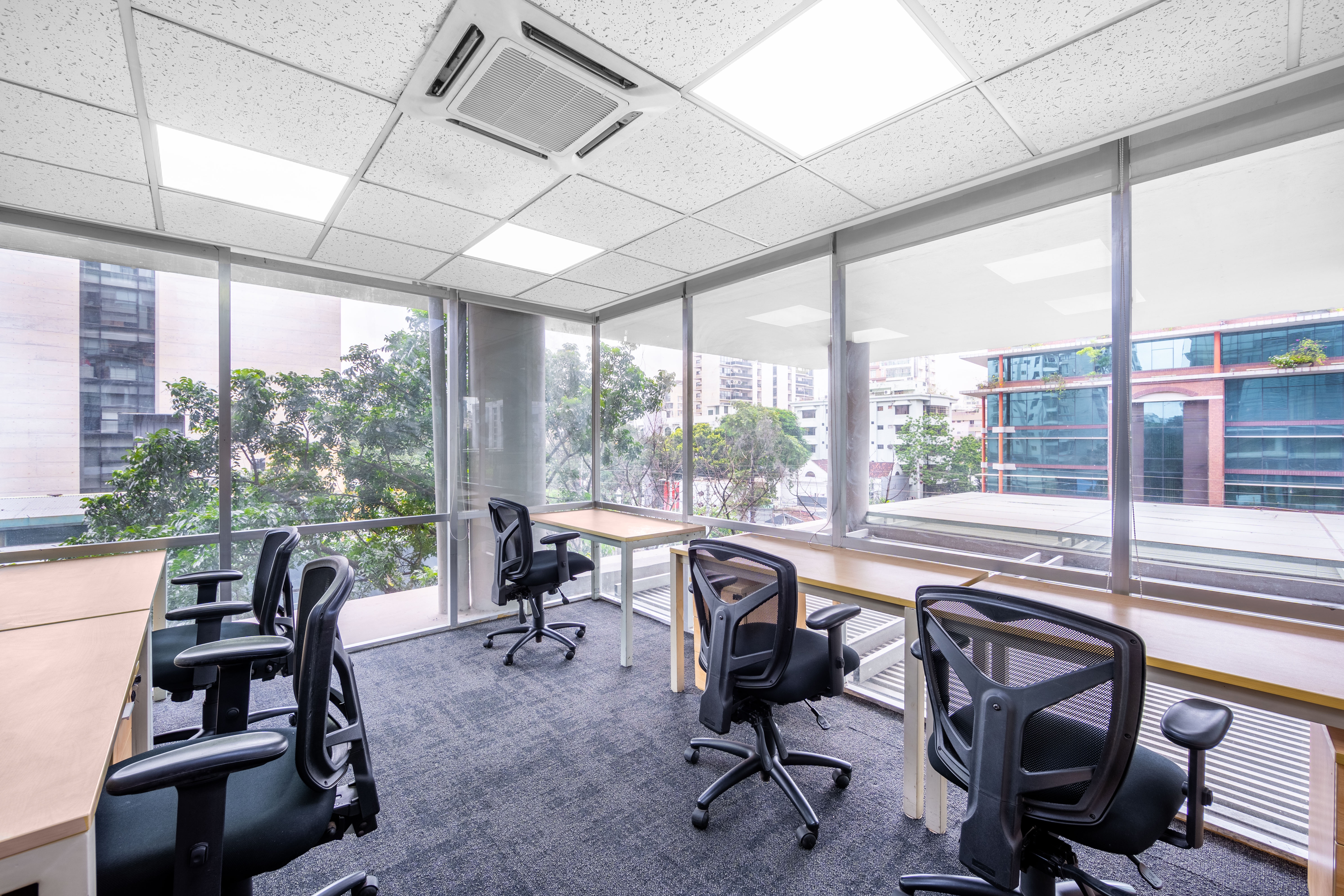 Regus - Dhaka, Crystal Palace image 3