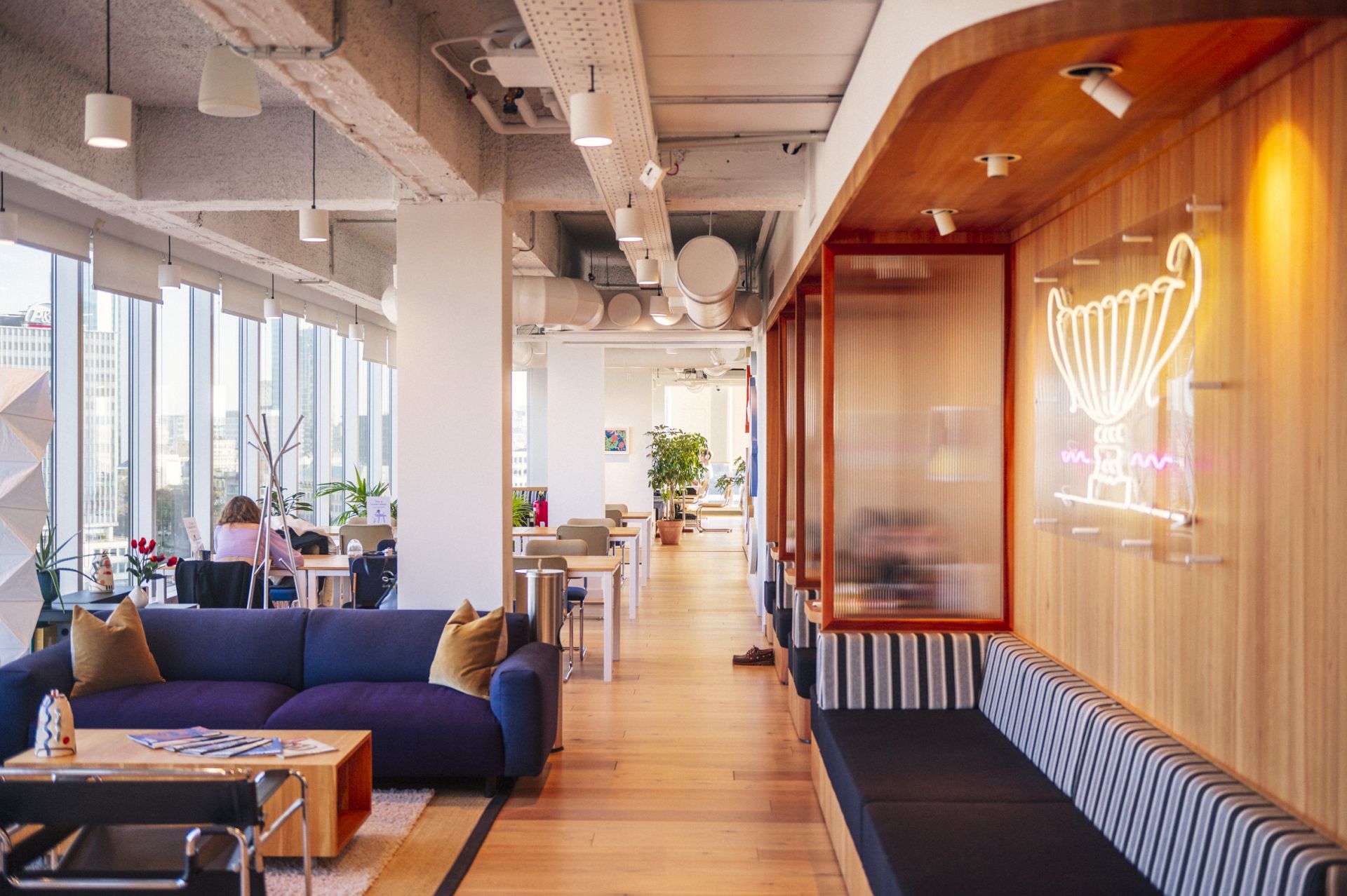 Botanic Tower - Business Center image 4