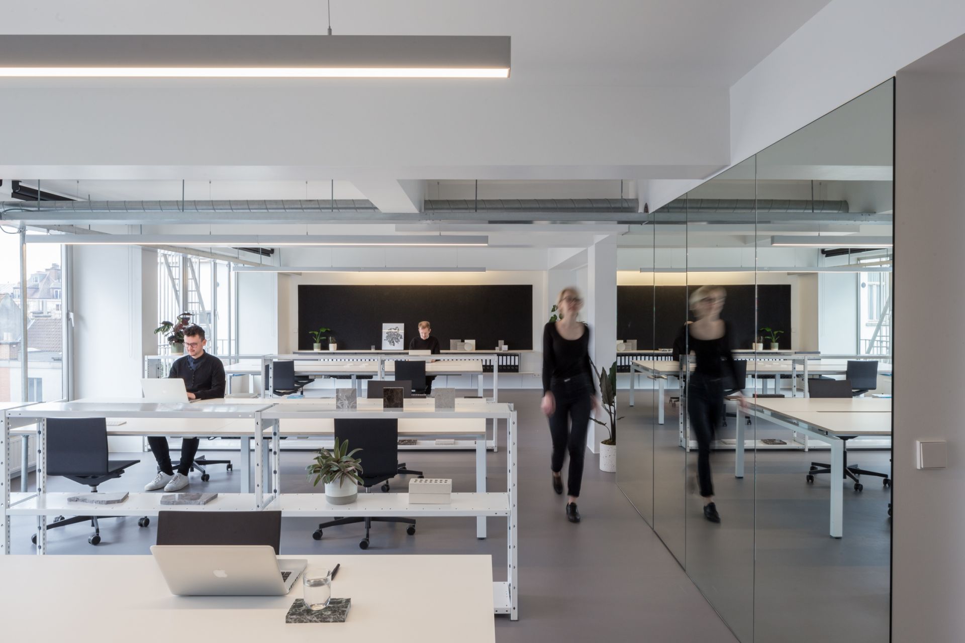 Office Carbon image 2