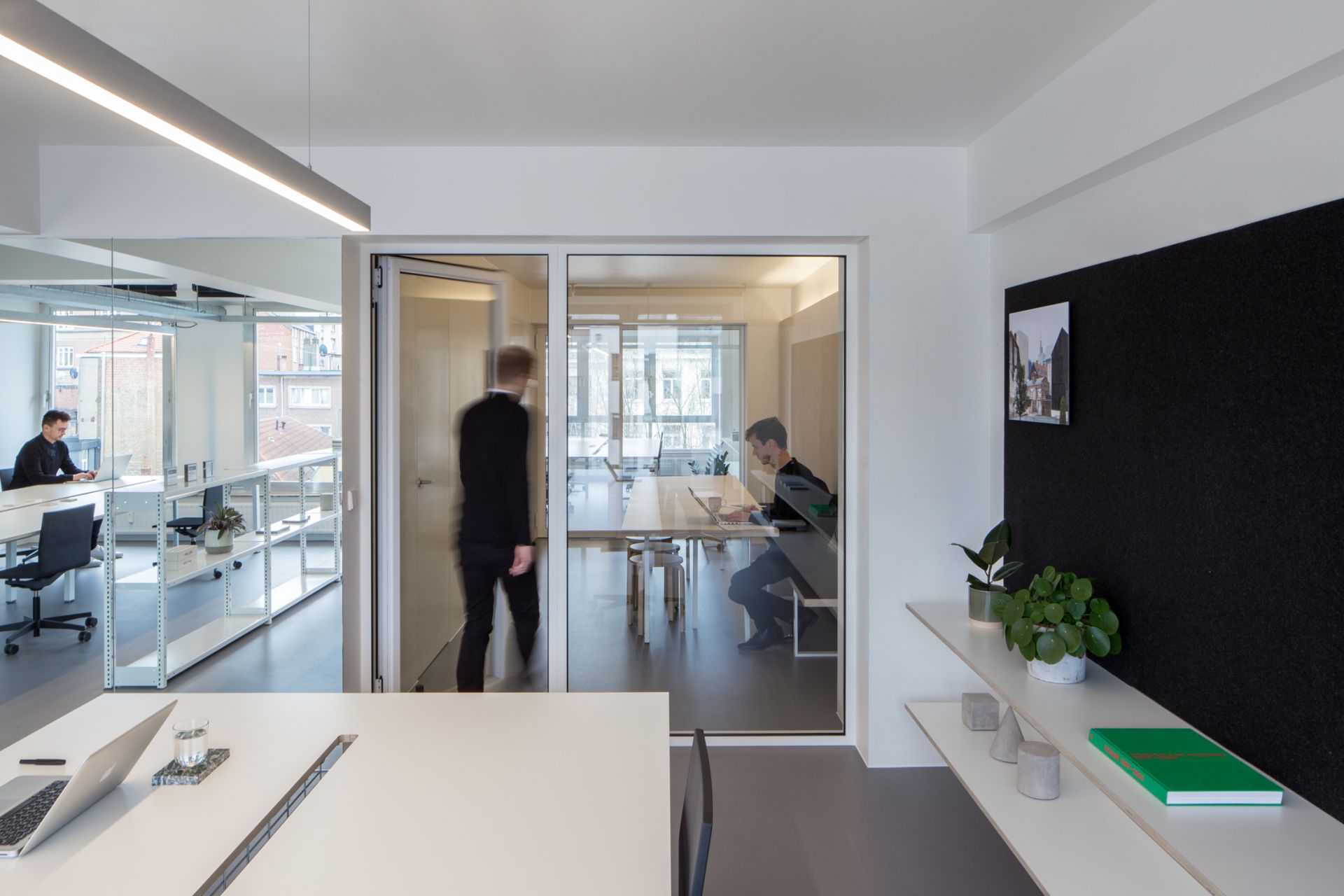 Office Carbon image 4