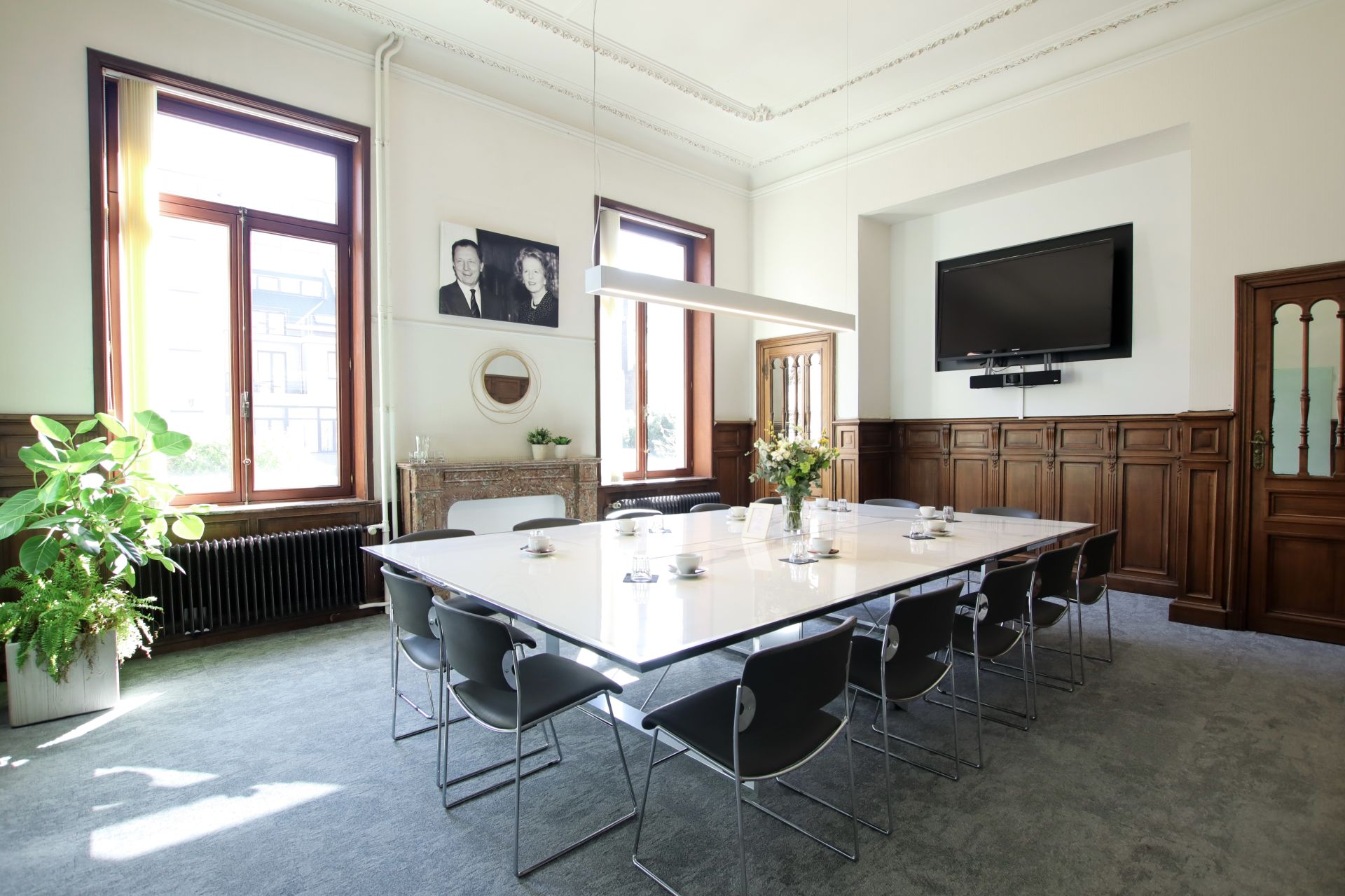 TOPOS PARLEMENT image 2