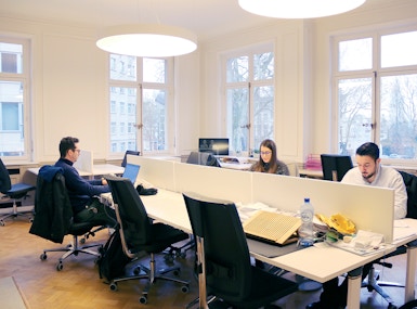 TOPOS - The Loft image 3