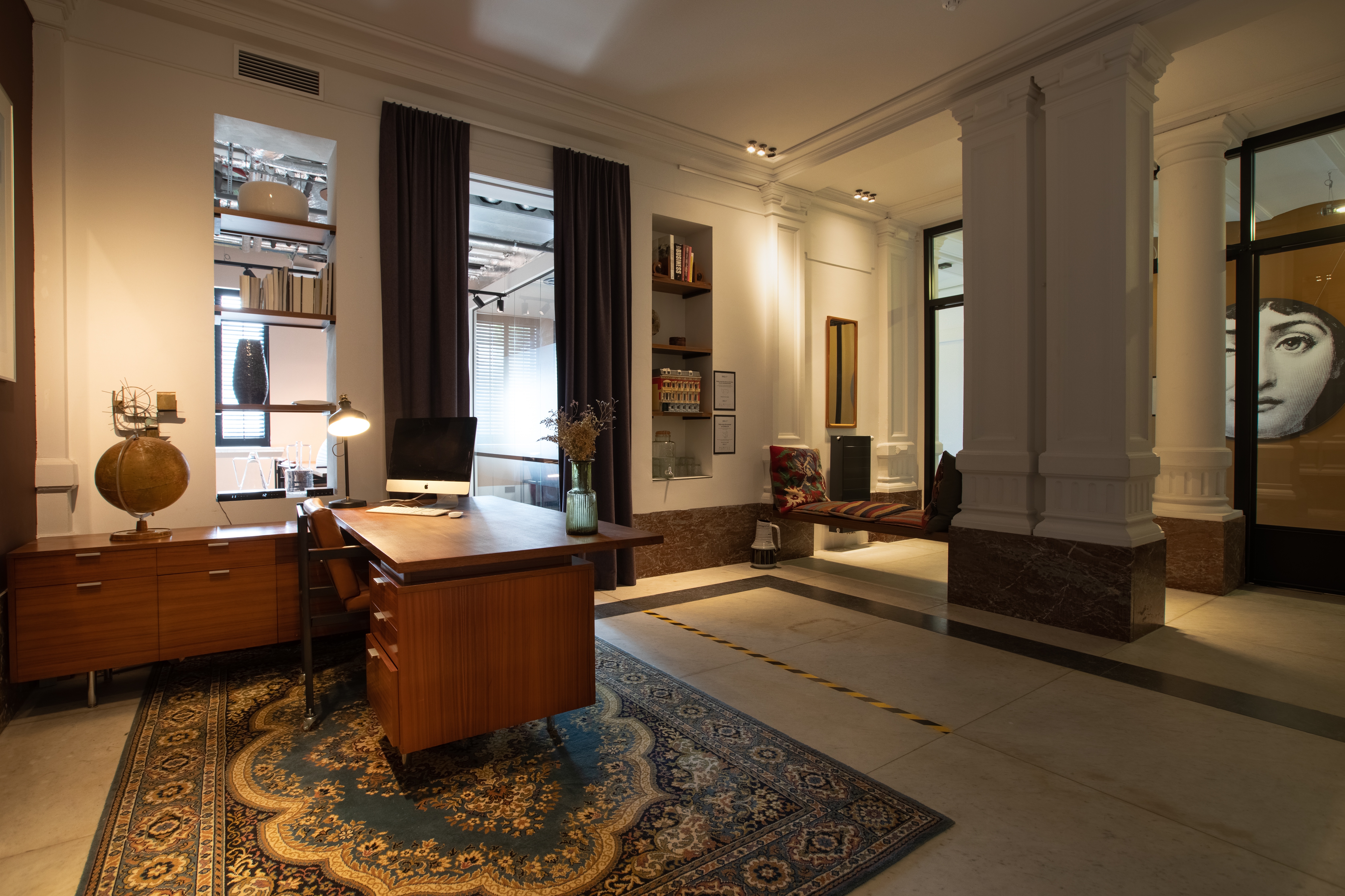 No.18 - Ghent, Ampla House image 2