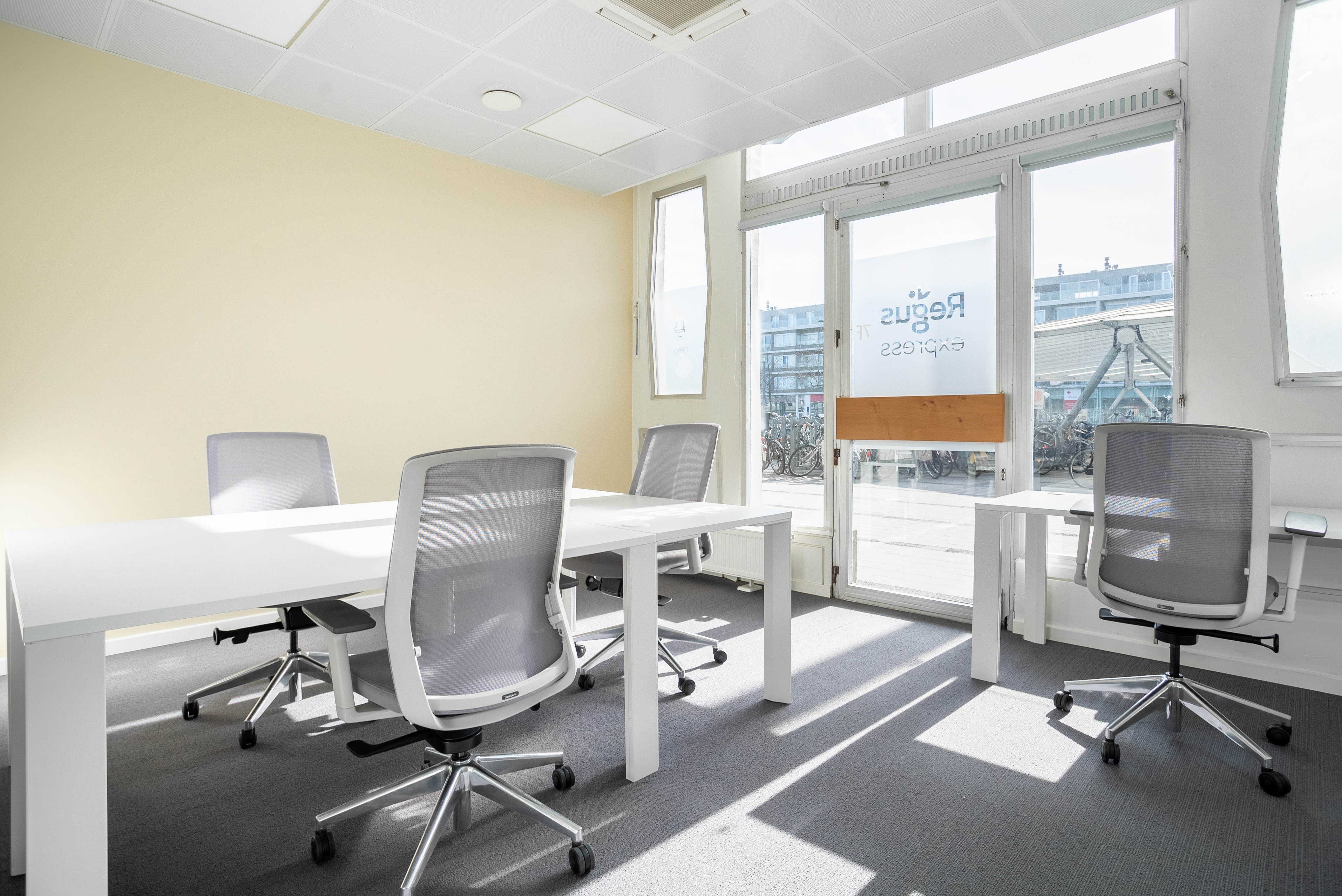Regus Express - St Niklaas, Railway Station - Regus Express image 3