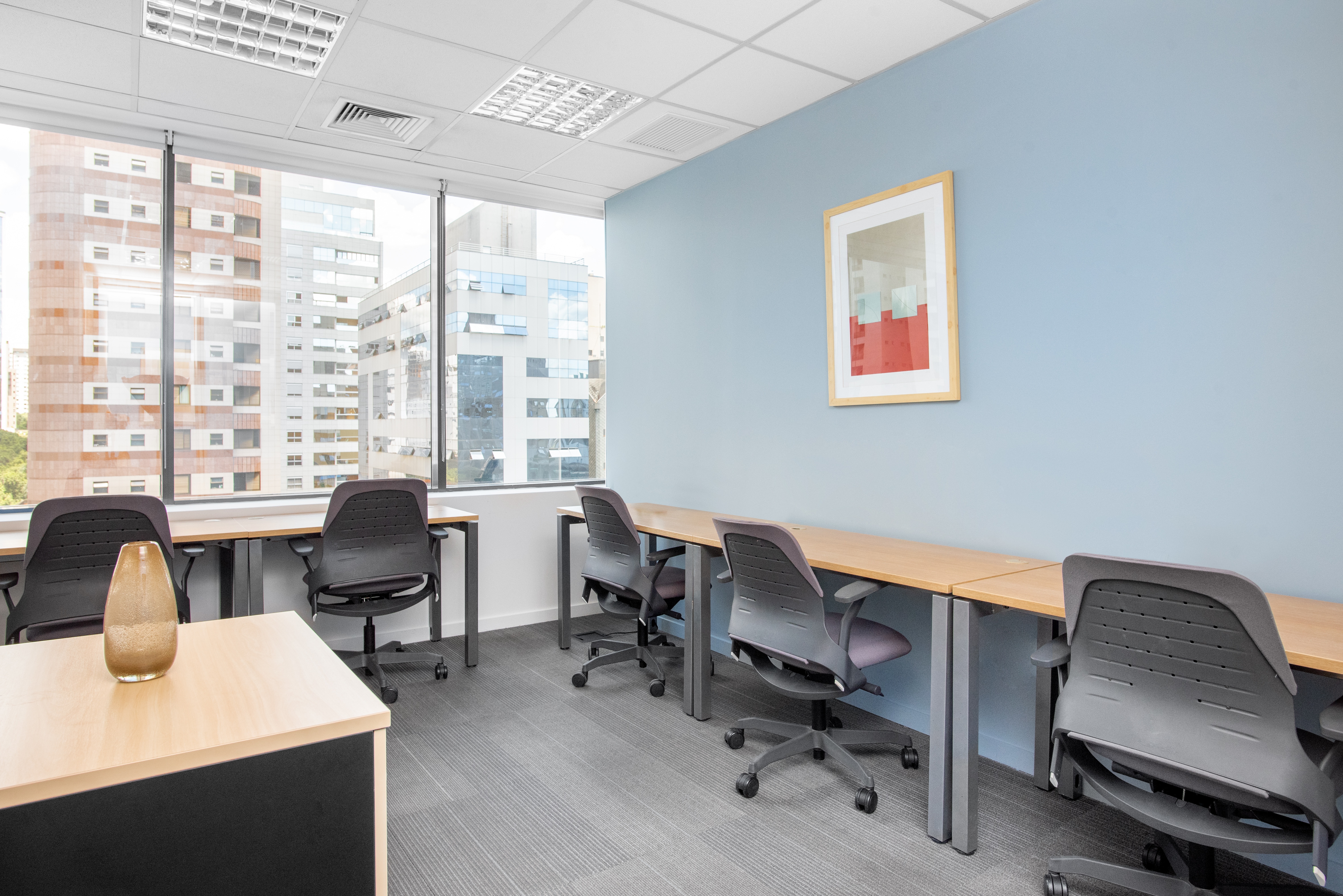 Regus - Belo Horizonte, Renaissance Work Center image 3