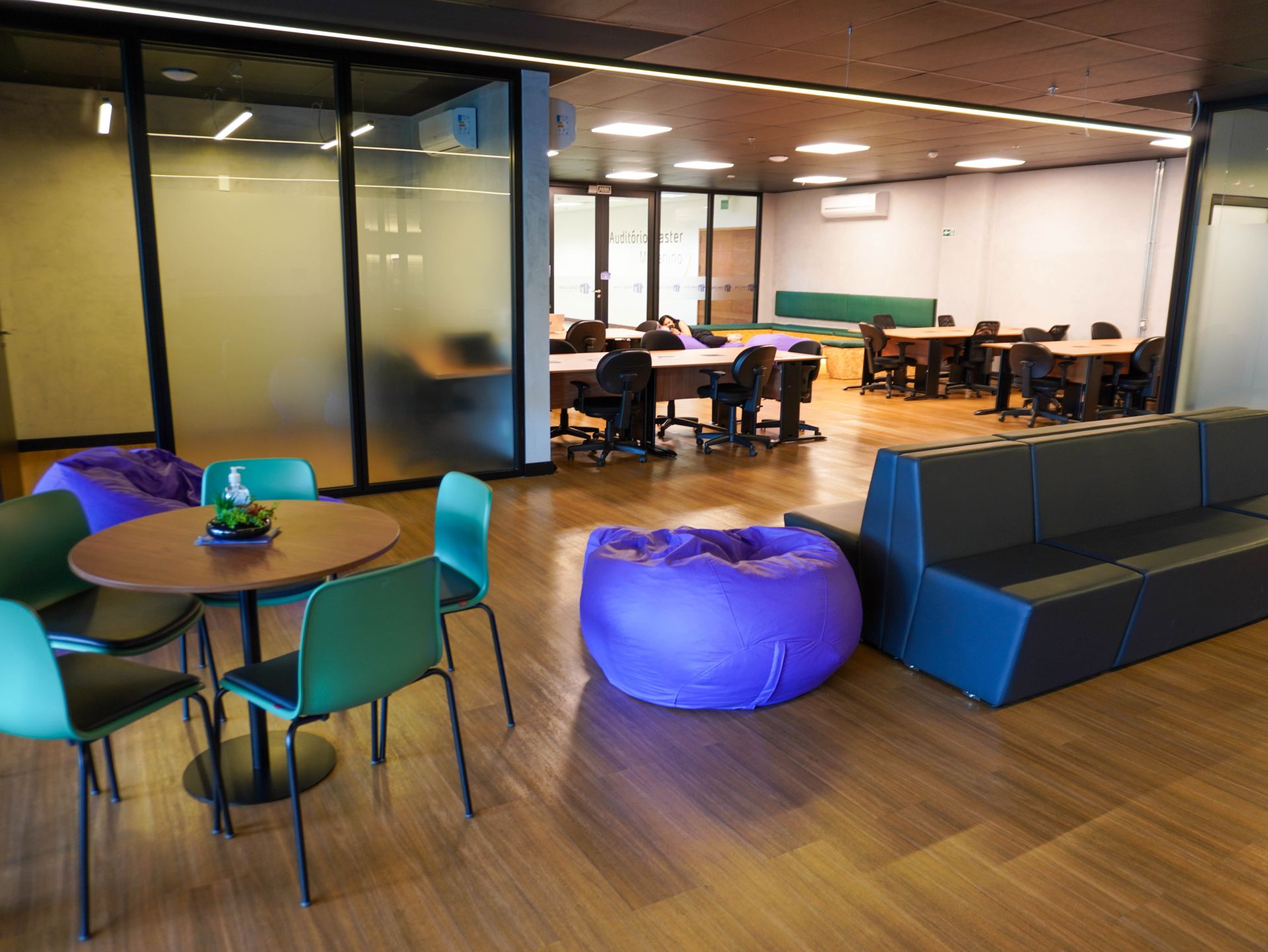 Gate One Coworking image 3