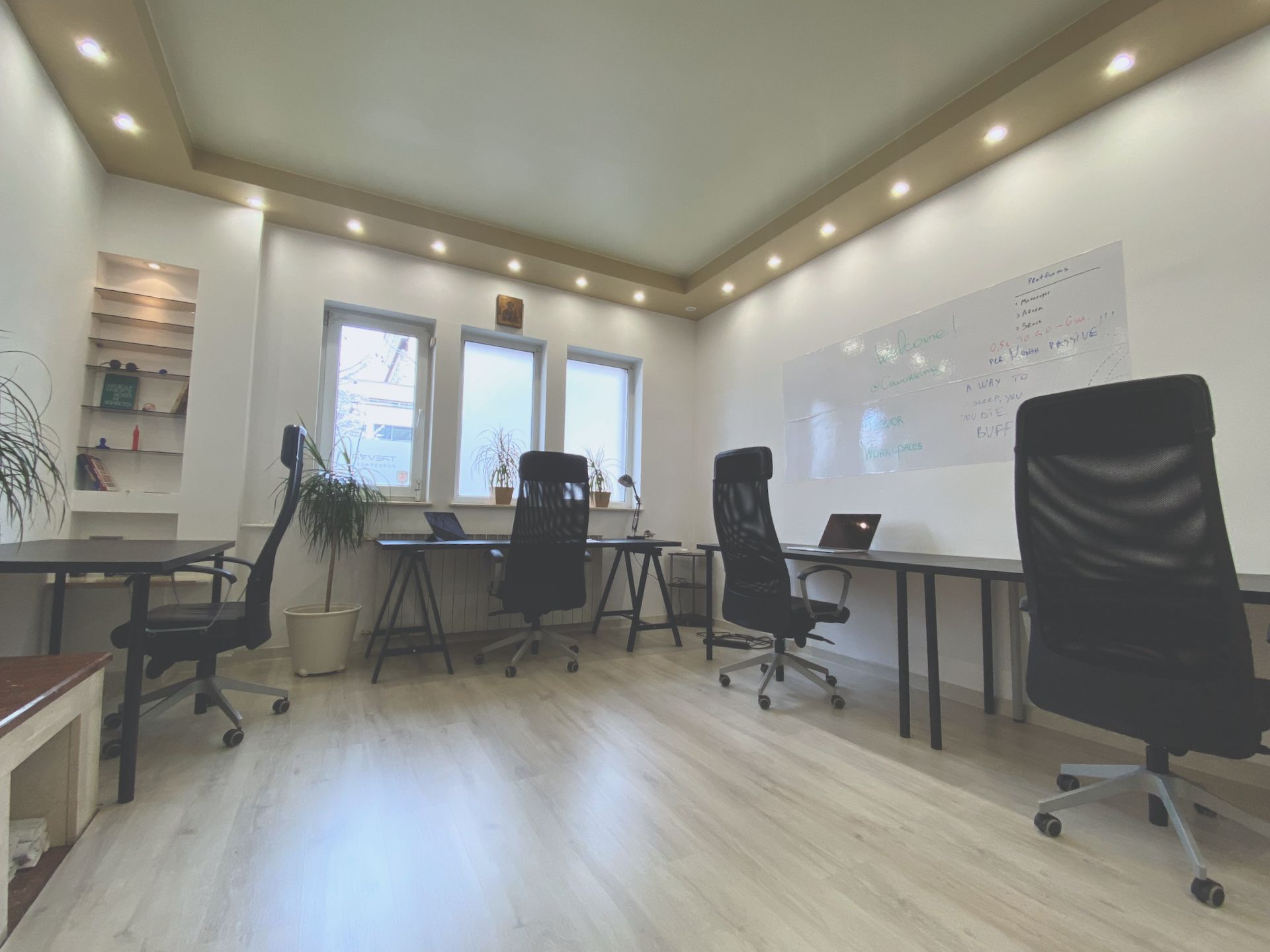 Trevor Workspaces Lozenets image 4