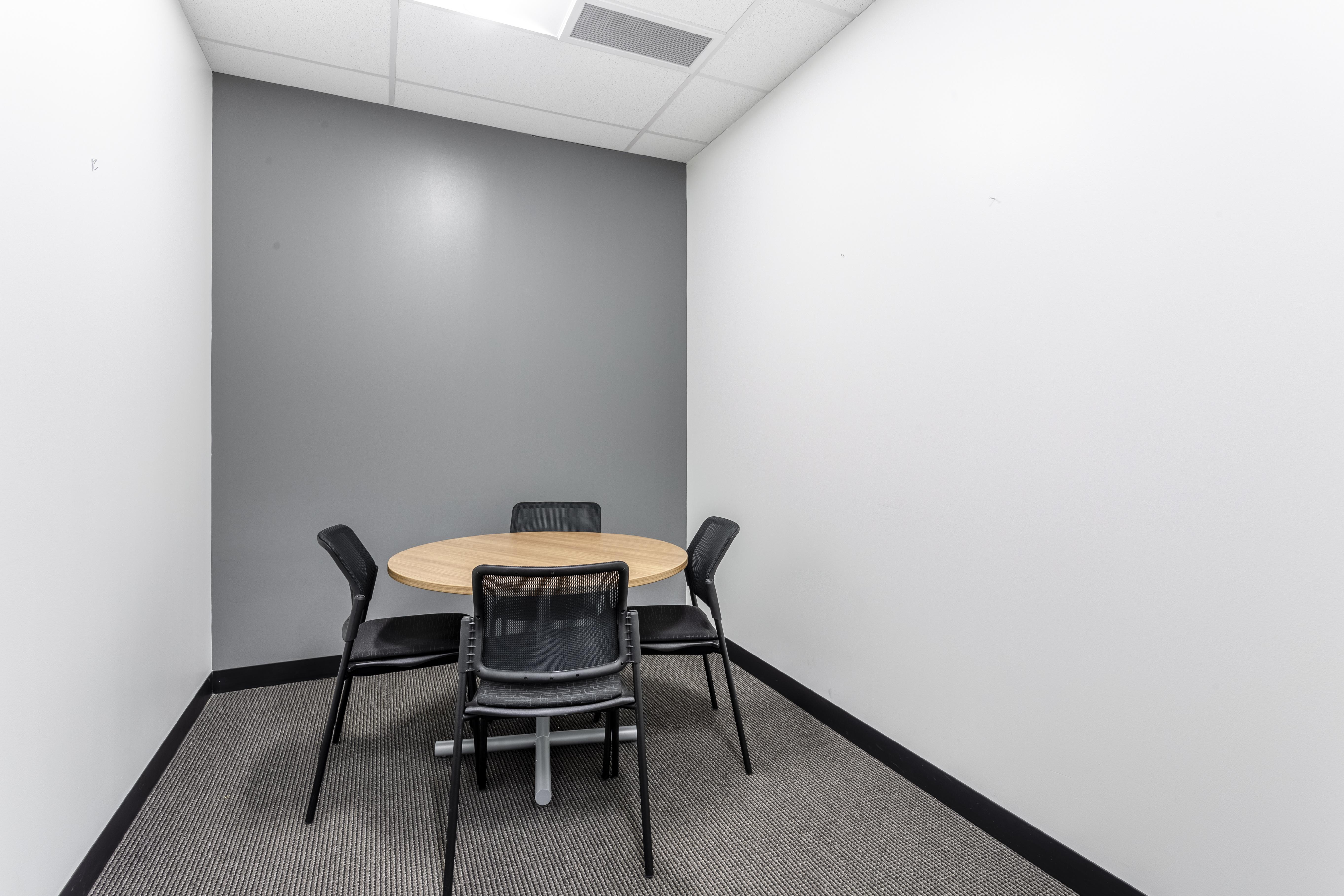 Regus - British Columbia, Burnaby - Solo District image 4