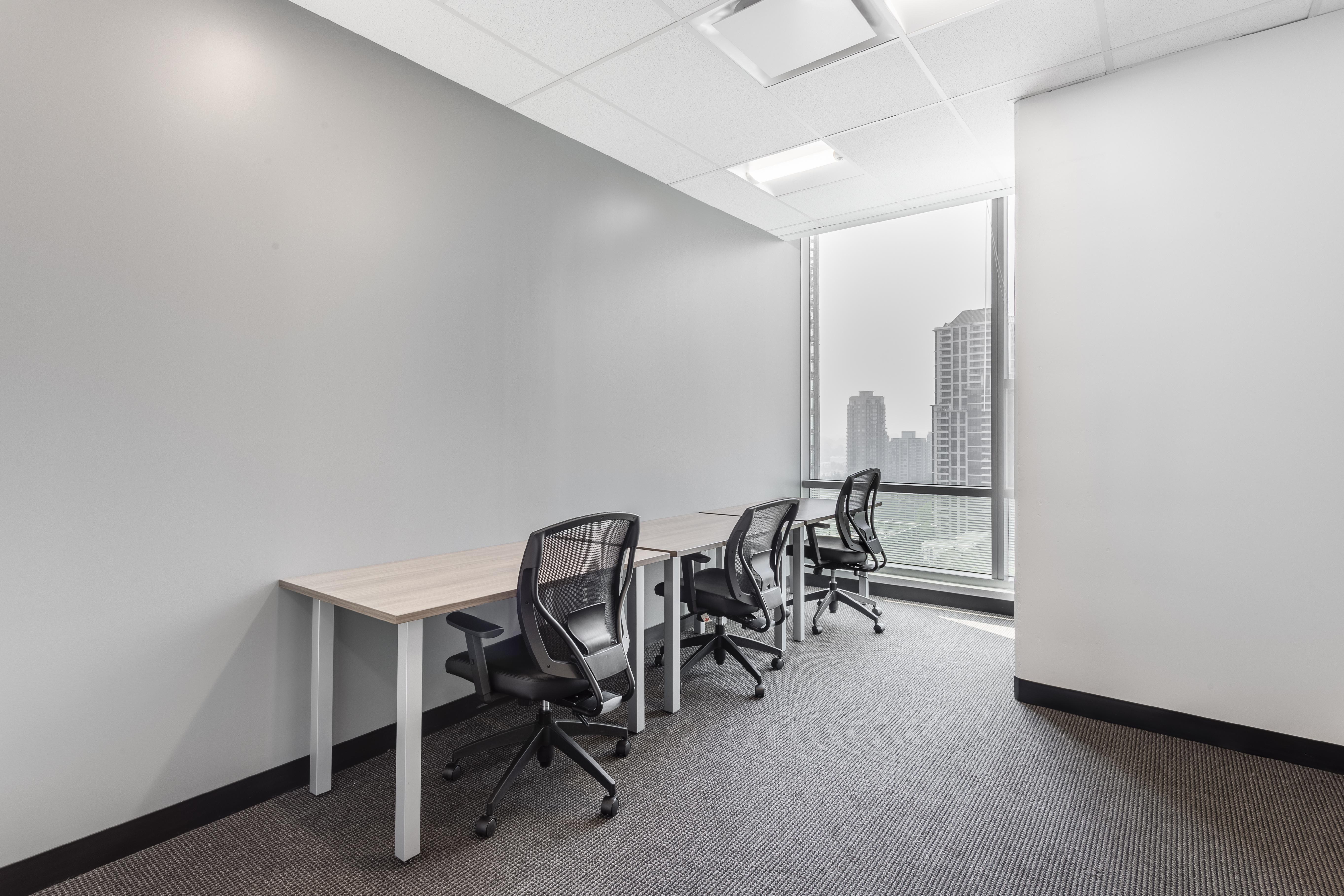 Regus - British Columbia, Burnaby - Solo District image 3