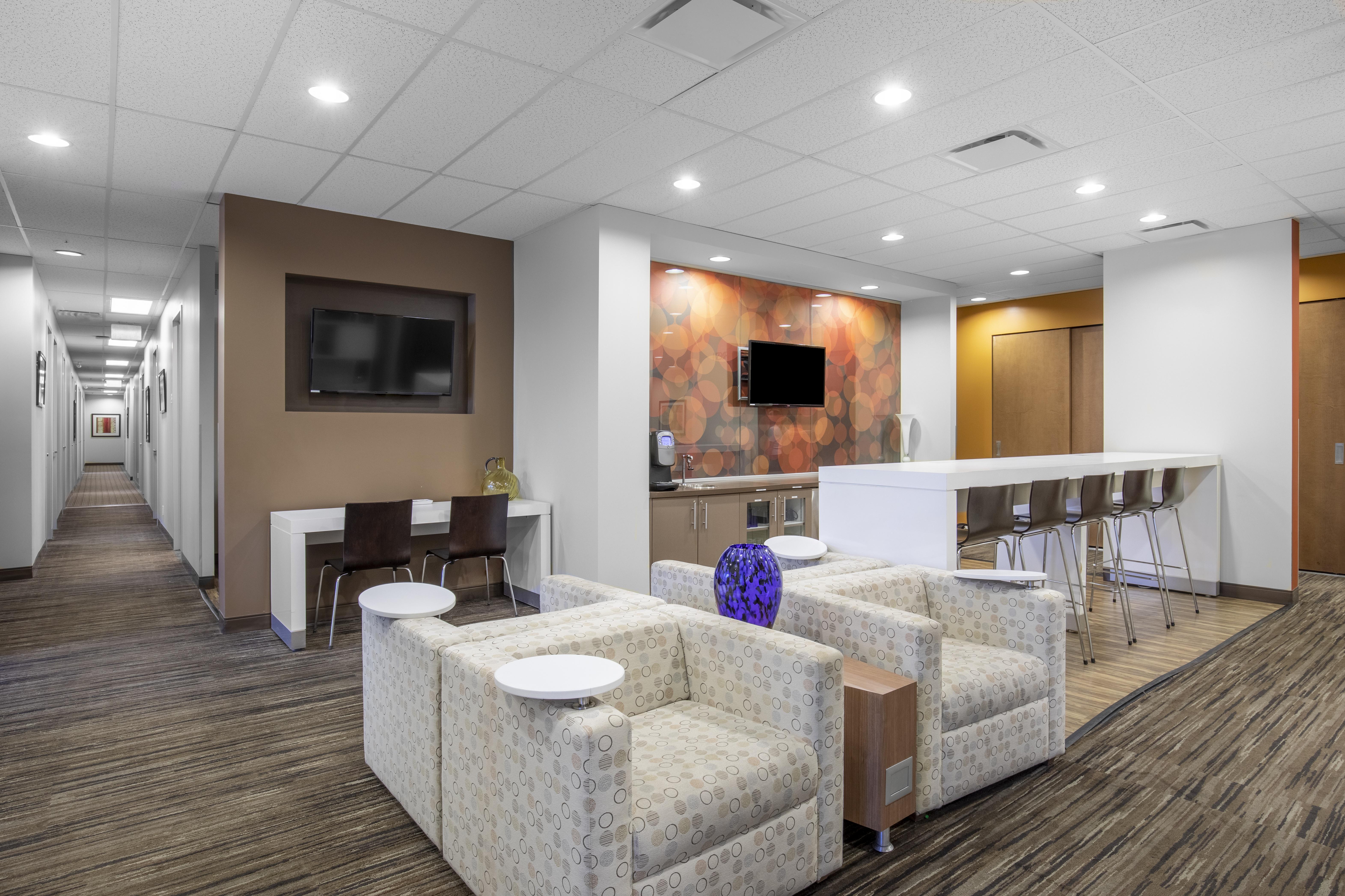 Regus - Alberta, Calgary - Crowfoot Centre image 5
