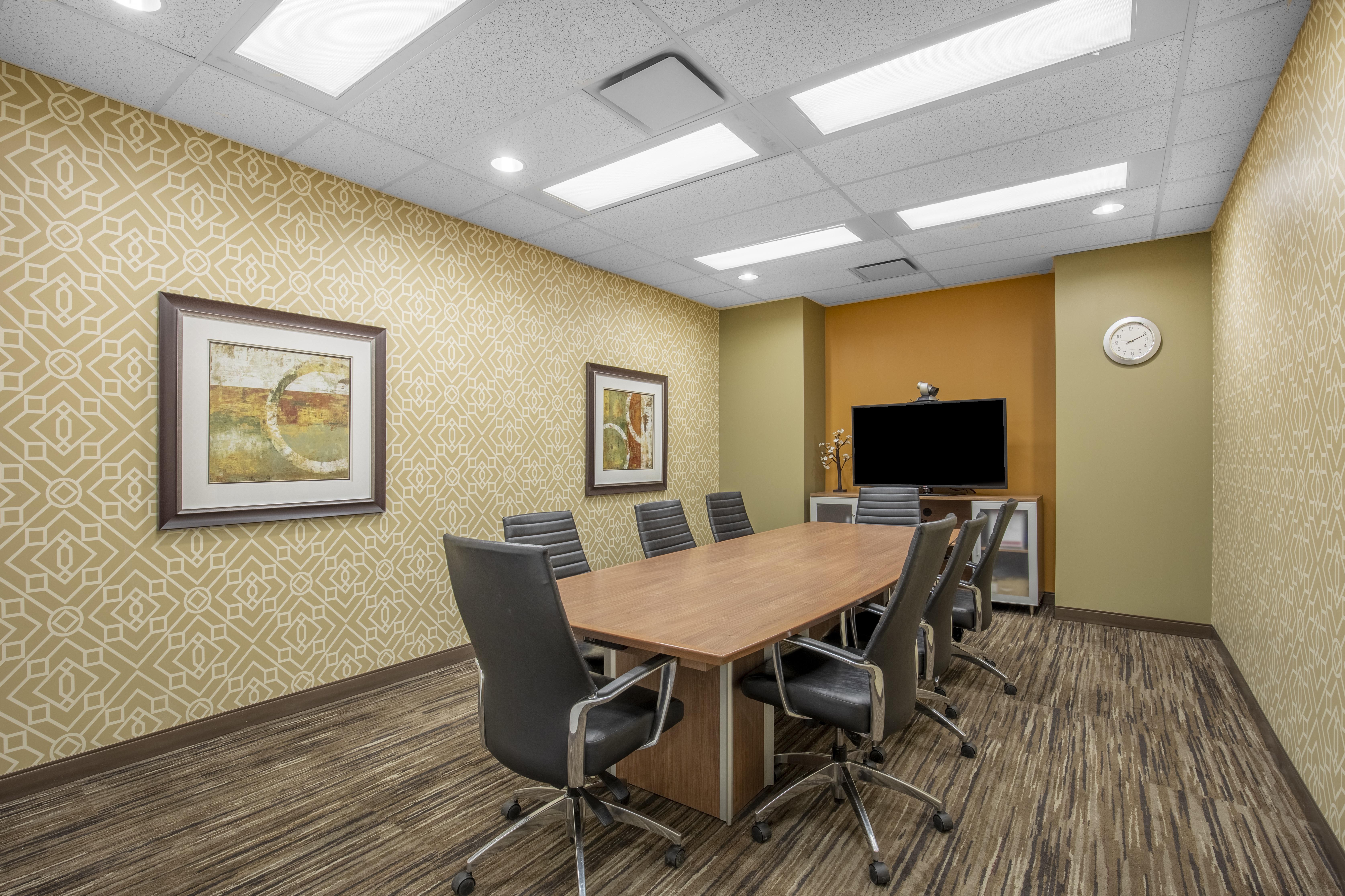 Regus - Alberta, Calgary - Crowfoot Centre image 4