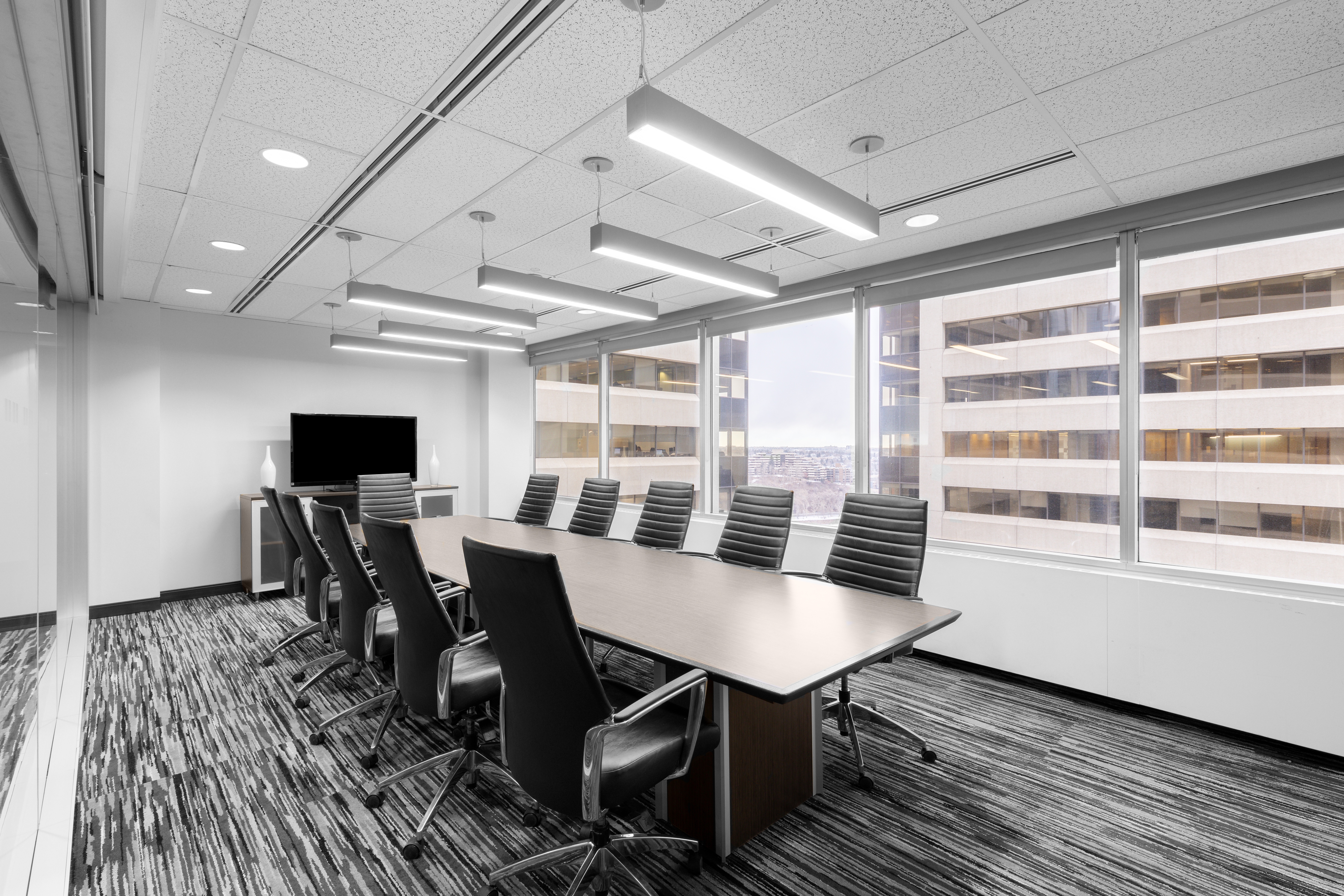 Regus - Calgary Sun Life image 4