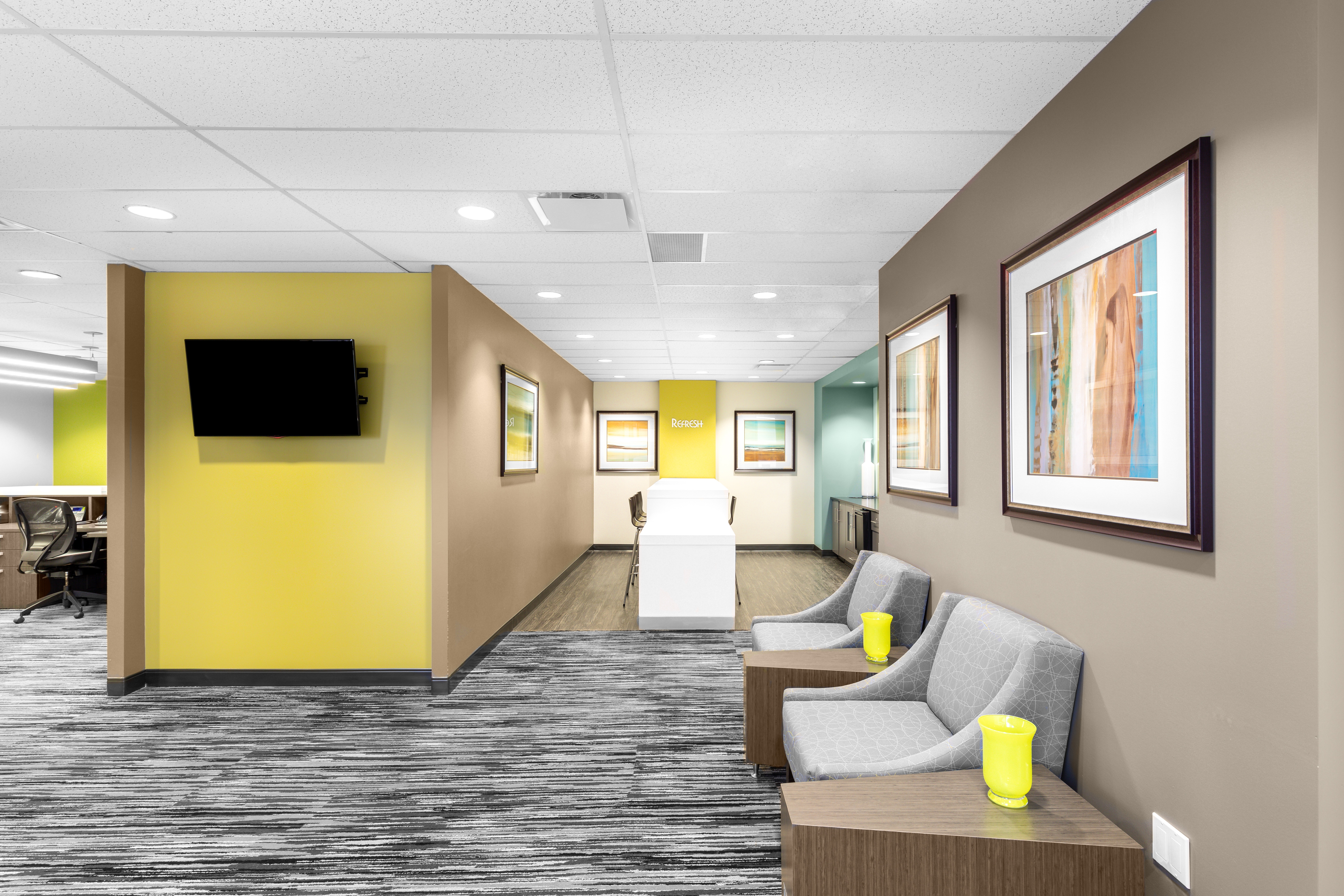 Regus - Calgary Sun Life image 5