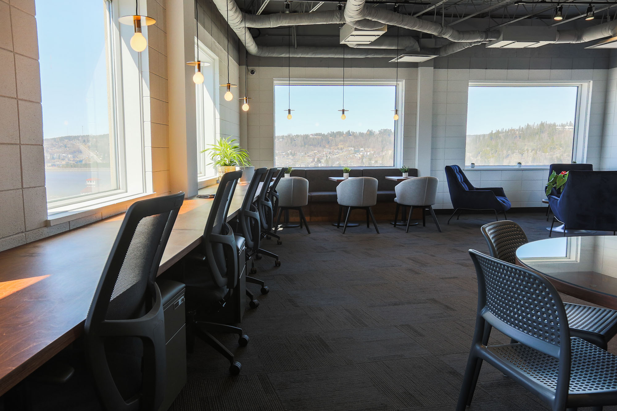 Le Bureau - Milieu d'affaires image 2