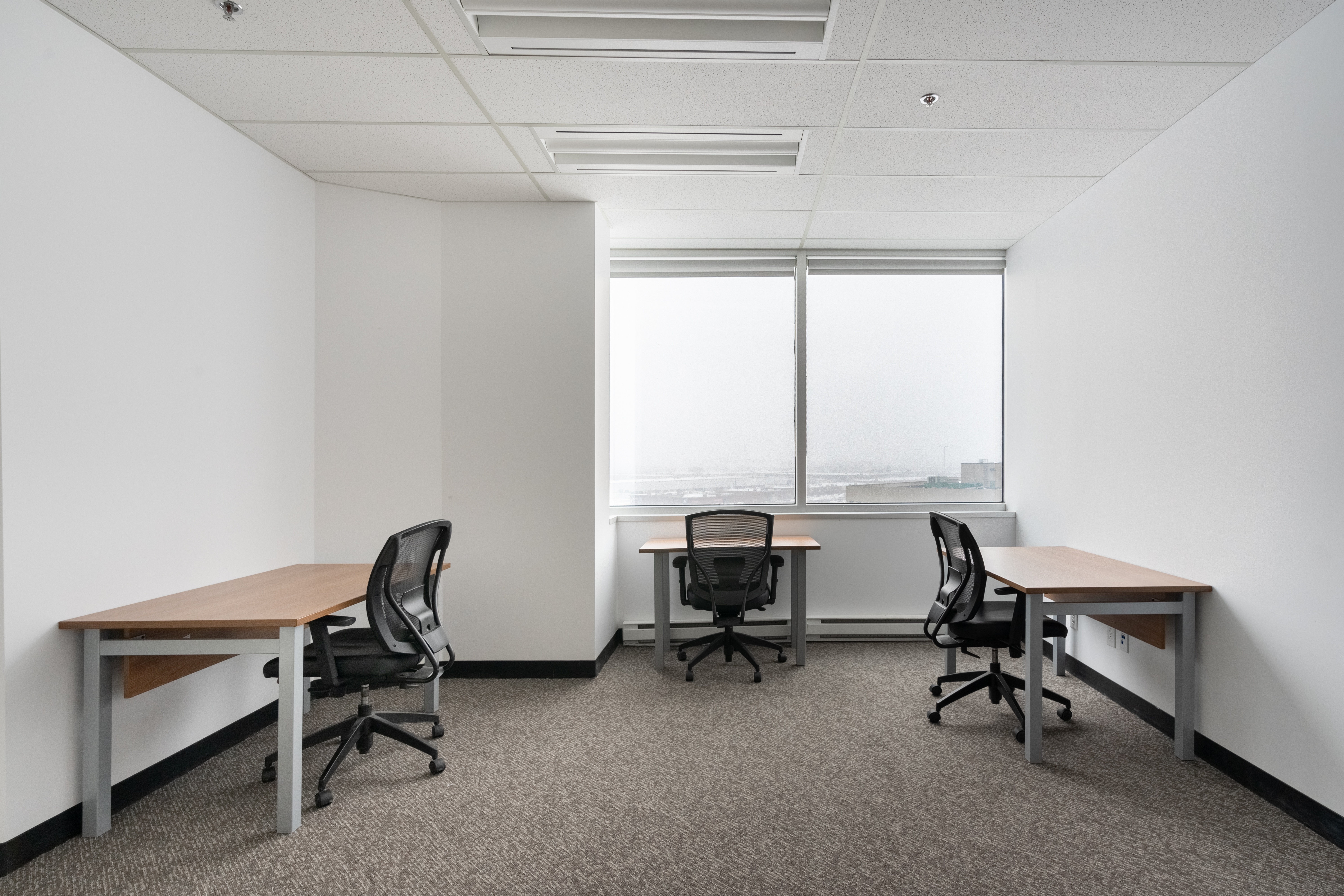 Regus - Quebec, Saint Laurent - Ville St-Laurent image 3