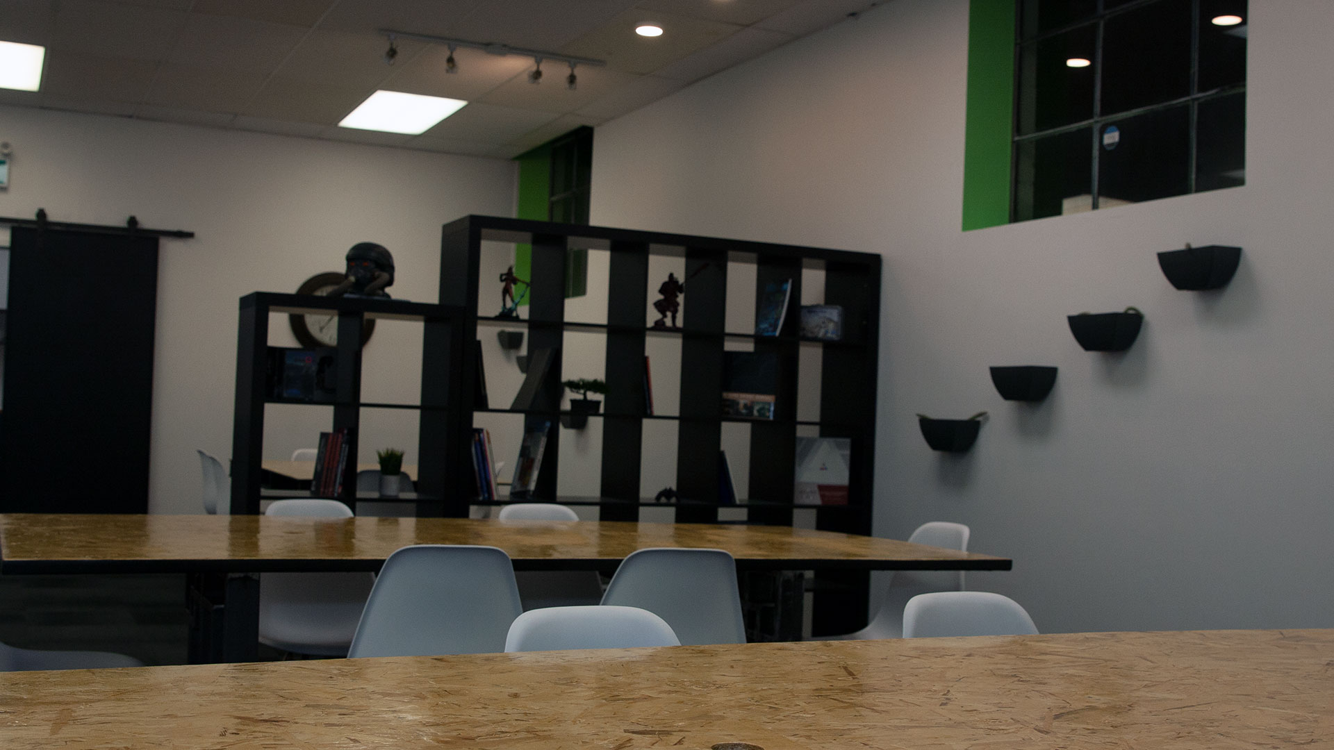 Suite 05 Co-Work image 2