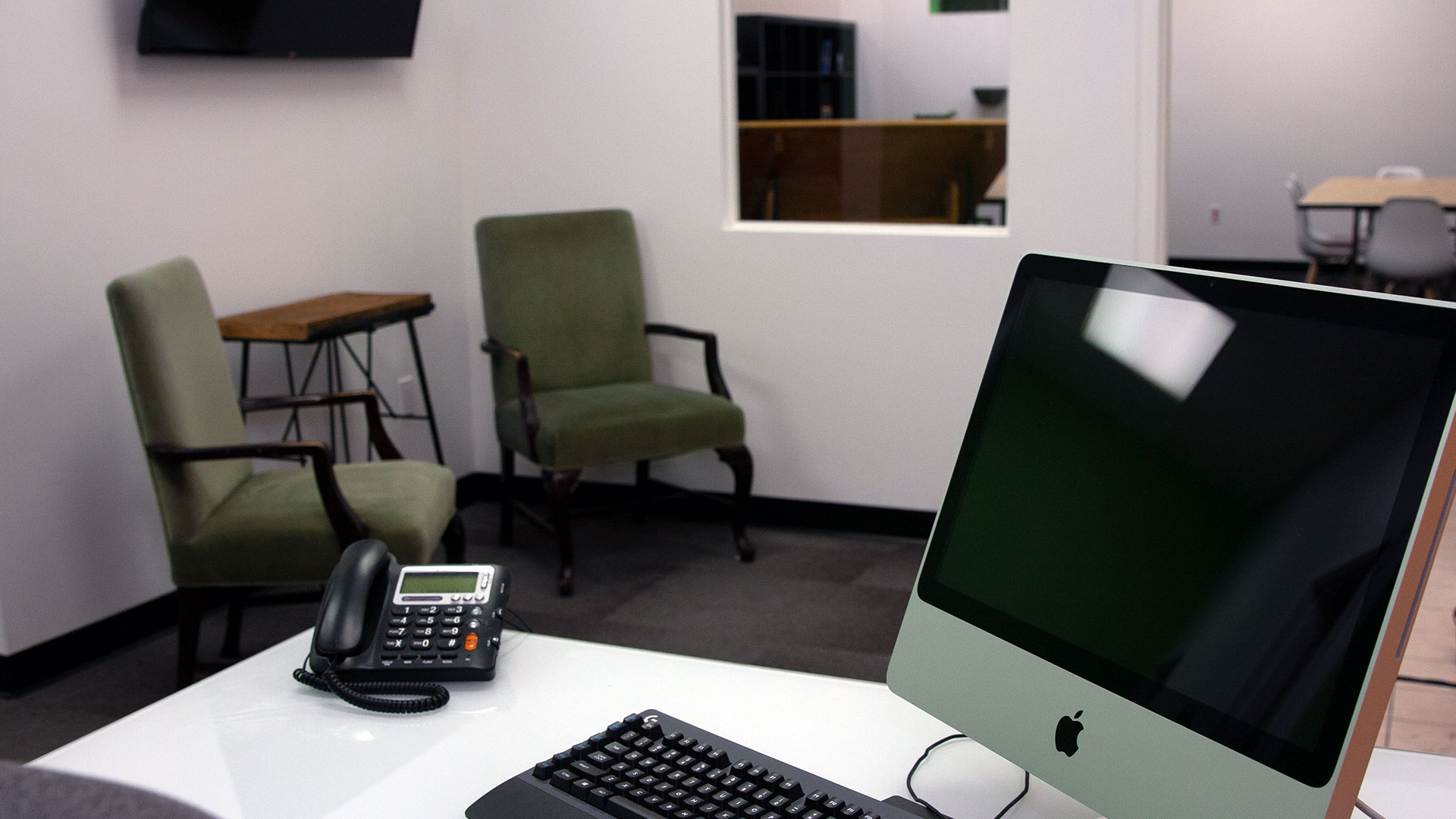 Suite 05 Co-Work image 3