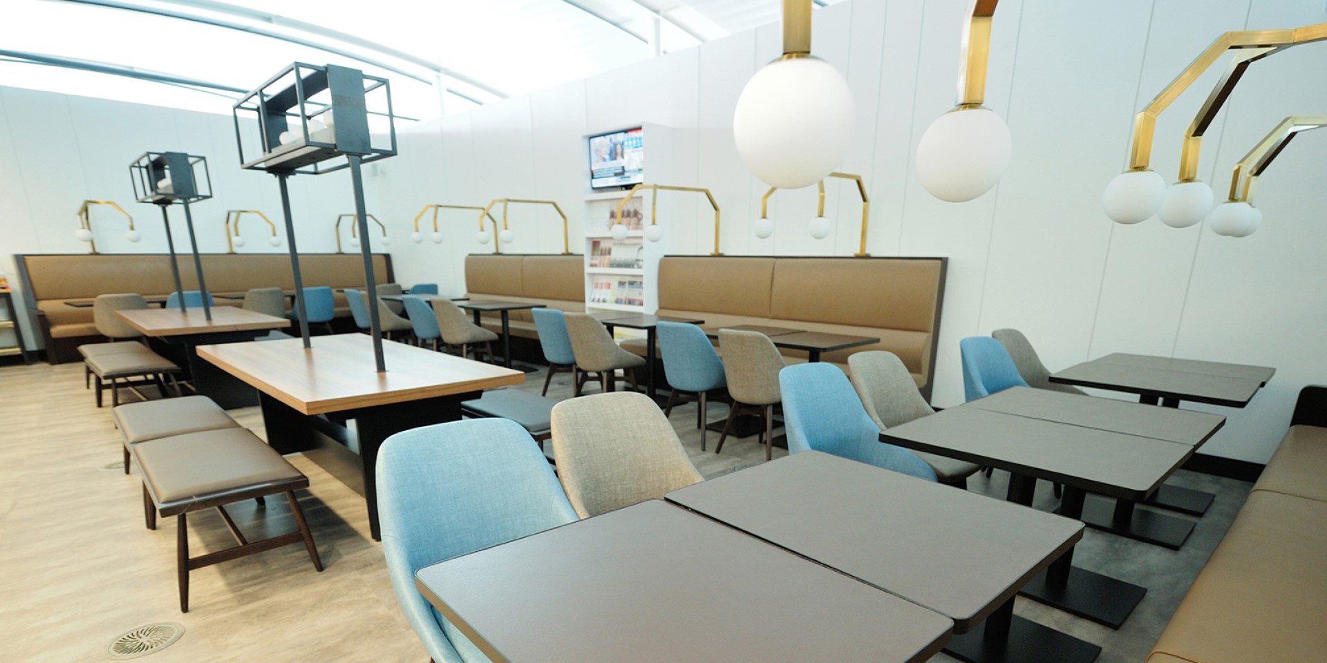 Plaza Premium Lounge (International Departures) / Toronto image 2