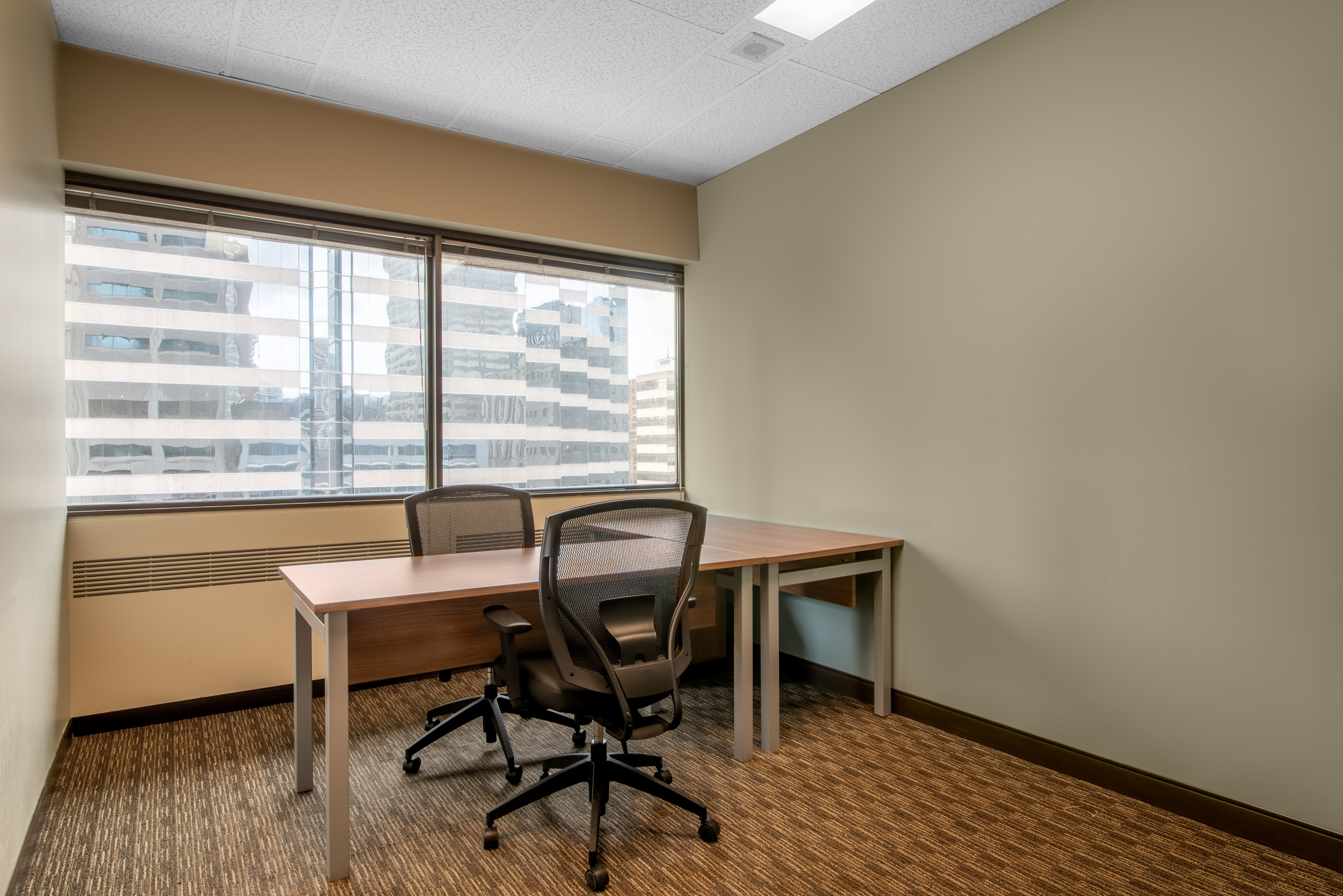Regus - Ontario, Toronto - University & Dundas image 3
