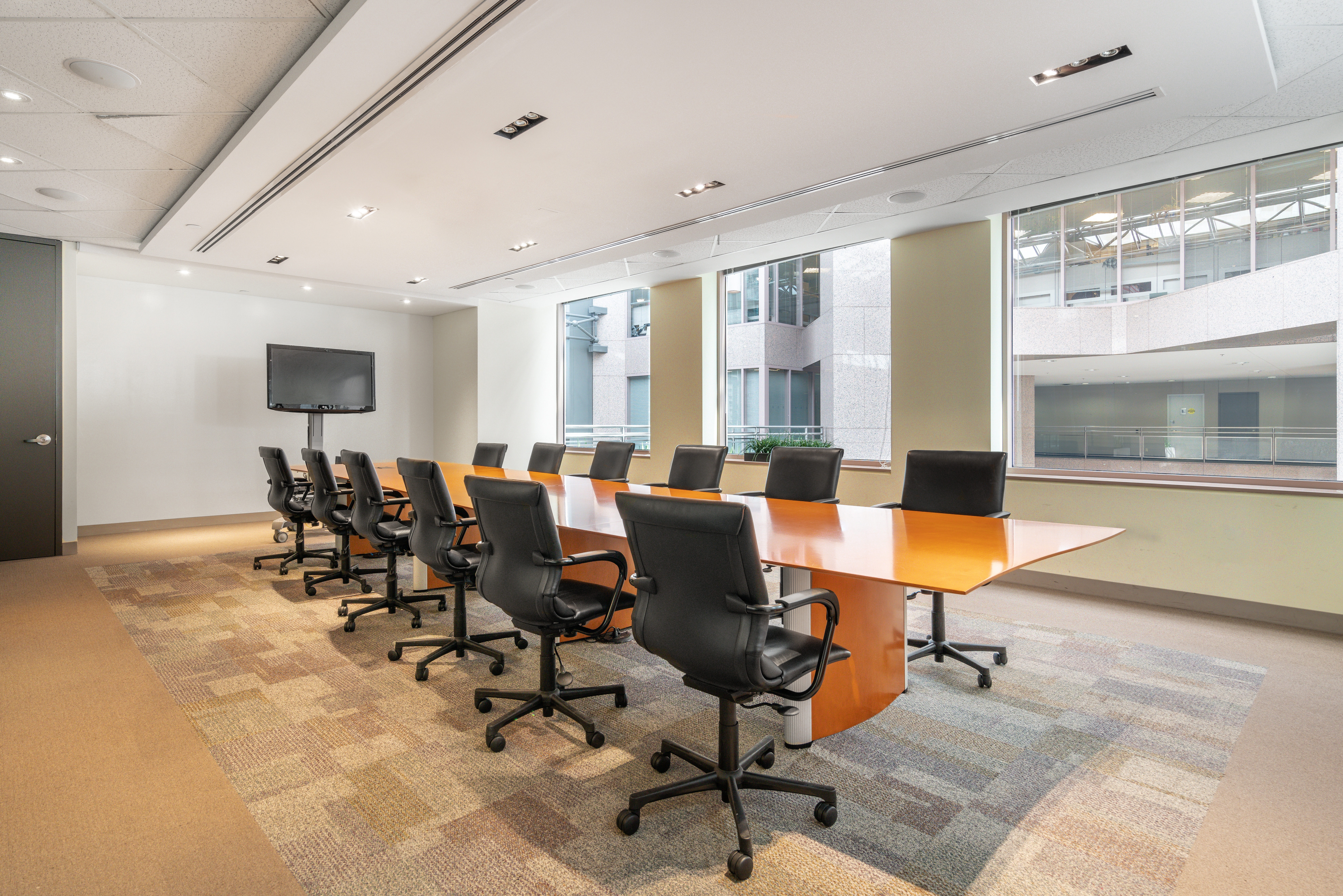 Regus - Toronto North American Centre image 4