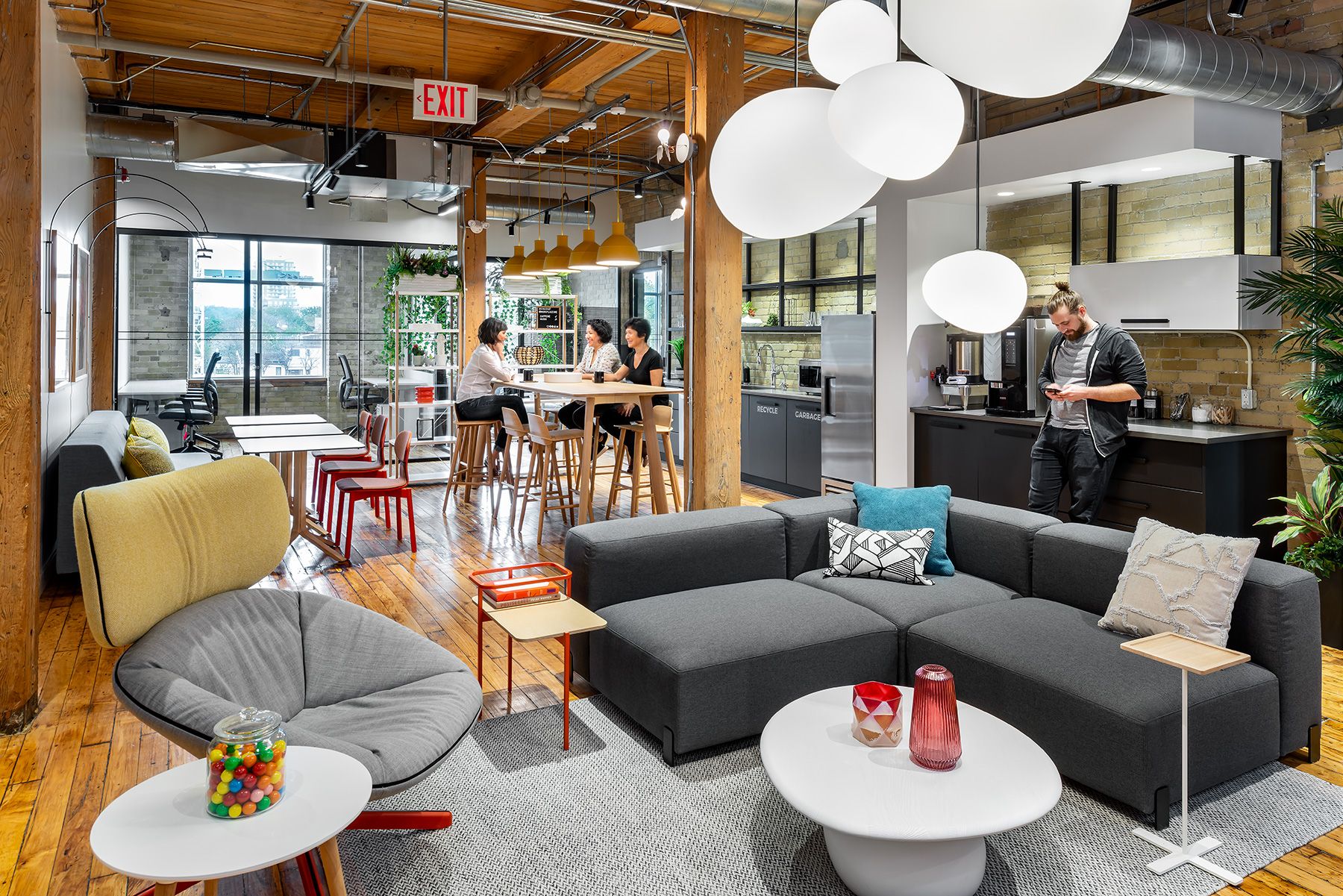 Workplace One King East image 3