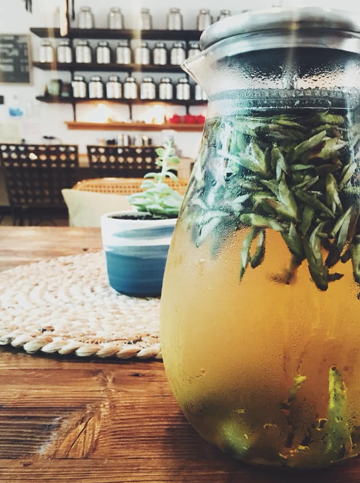 L'espace T Rouge Pin image 5