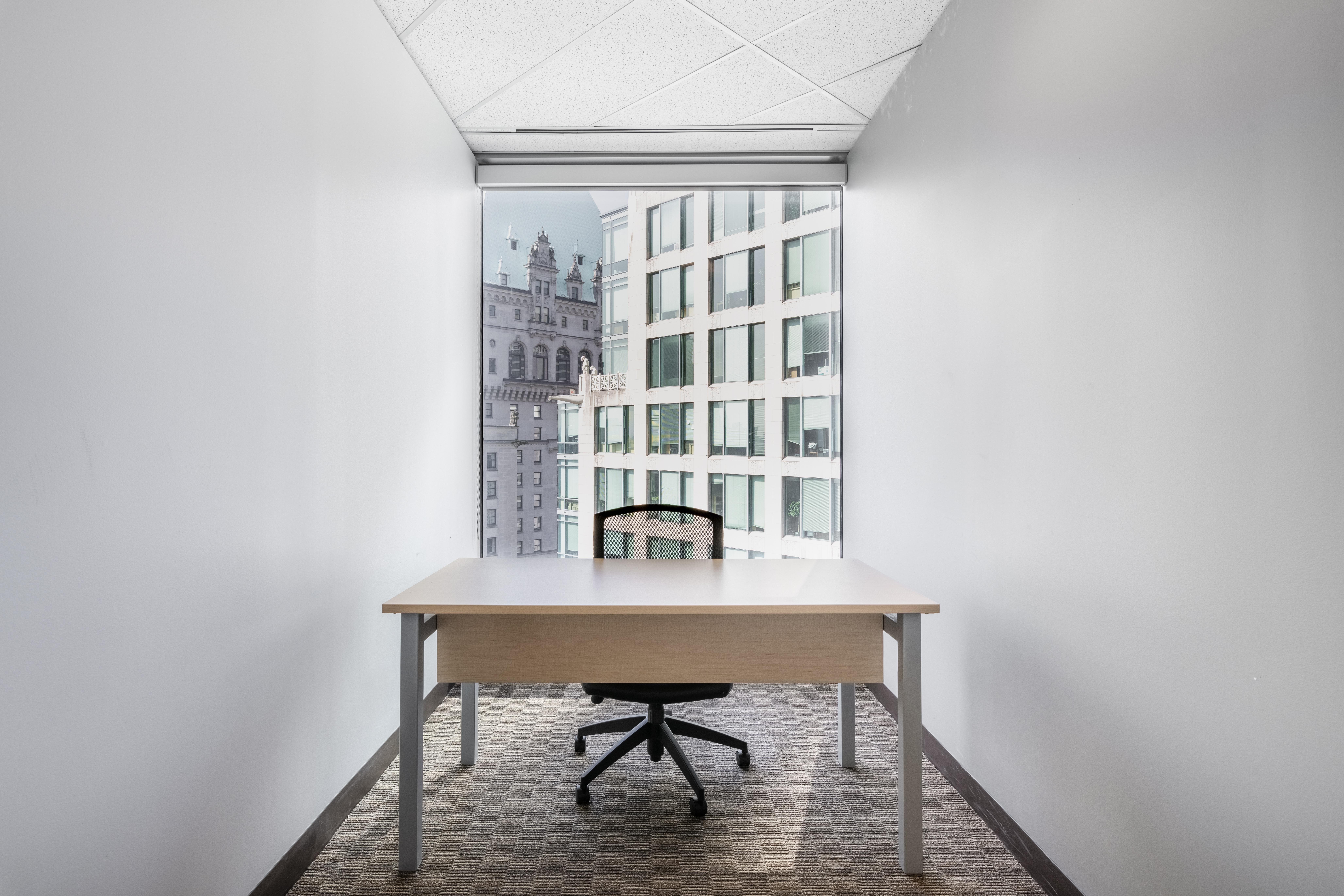 Regus - Vancouver - HSBC image 3