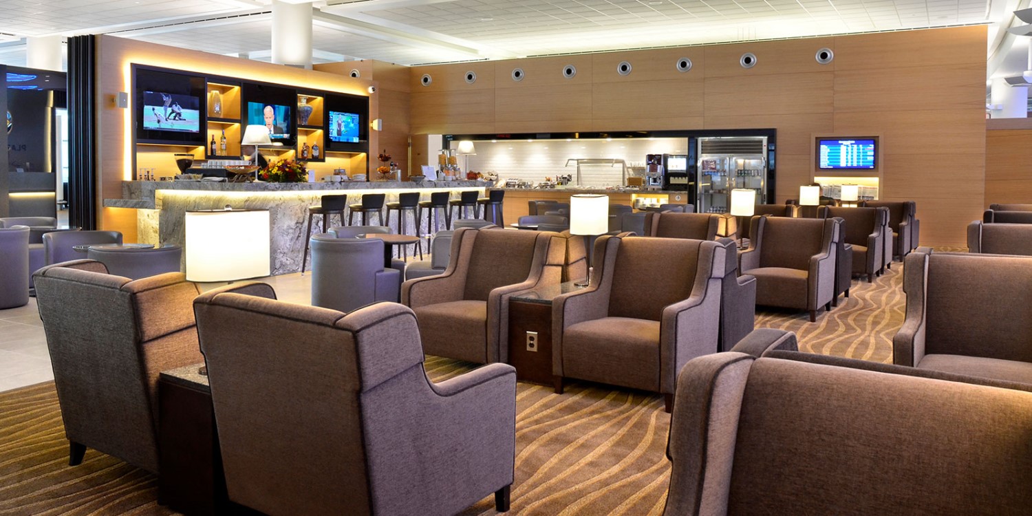 Plaza Premium Lounge (Departures) / Winnipeg image 4
