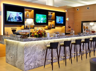 Plaza Premium Lounge (Departures) / Winnipeg image 3