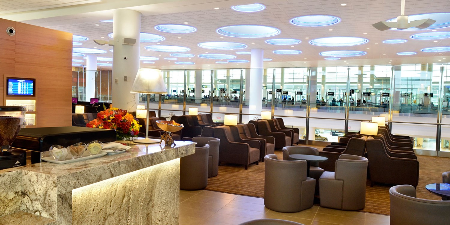 Plaza Premium Lounge (Departures) / Winnipeg image 5