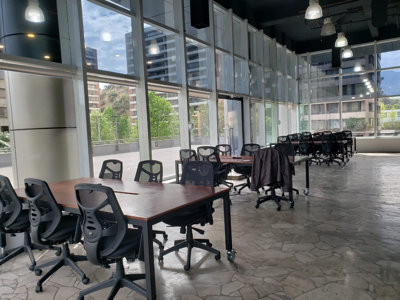 LAUNCH coworking Millenium image 2