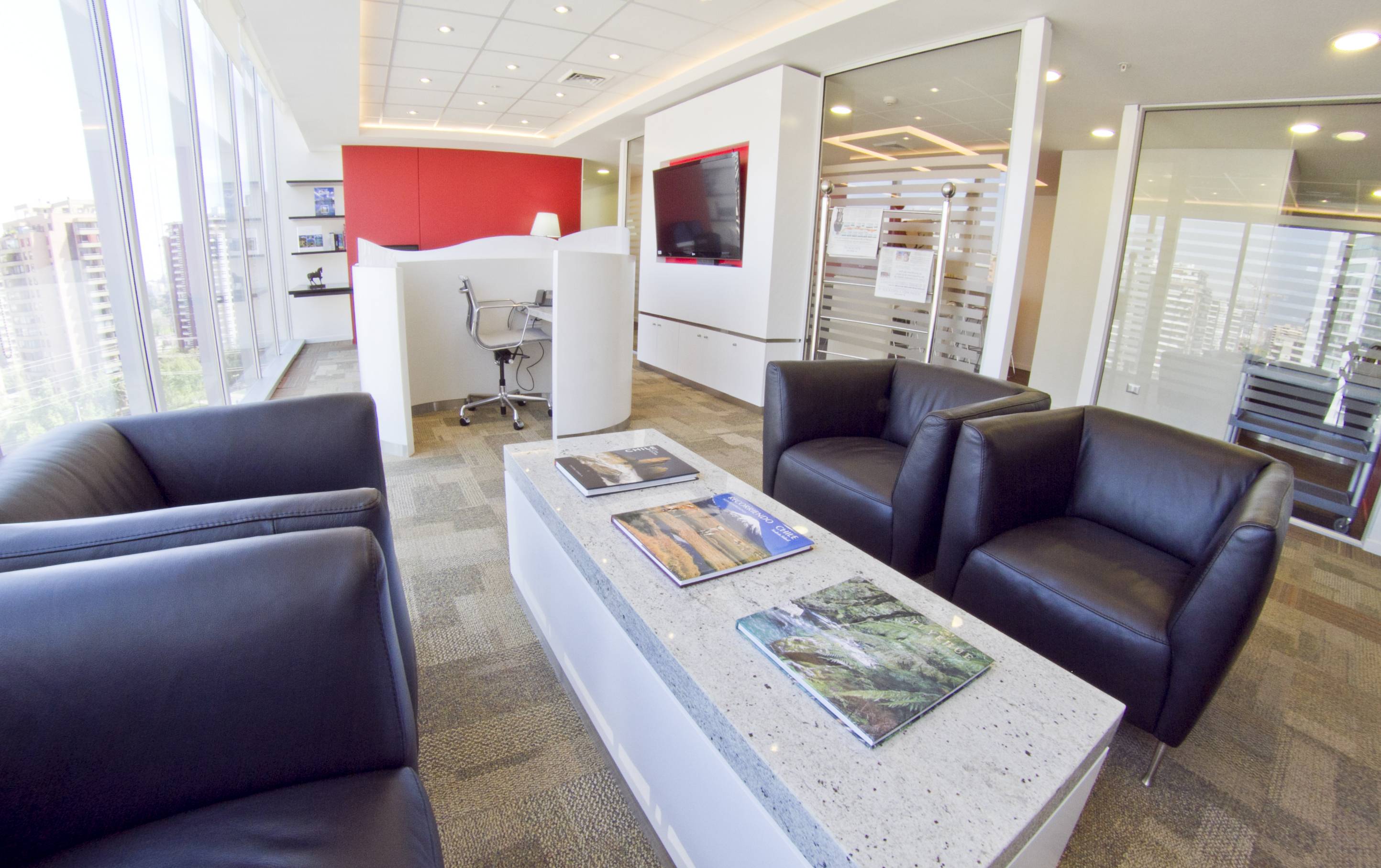 Regus - Santiago, Nueva Las Condes image 4