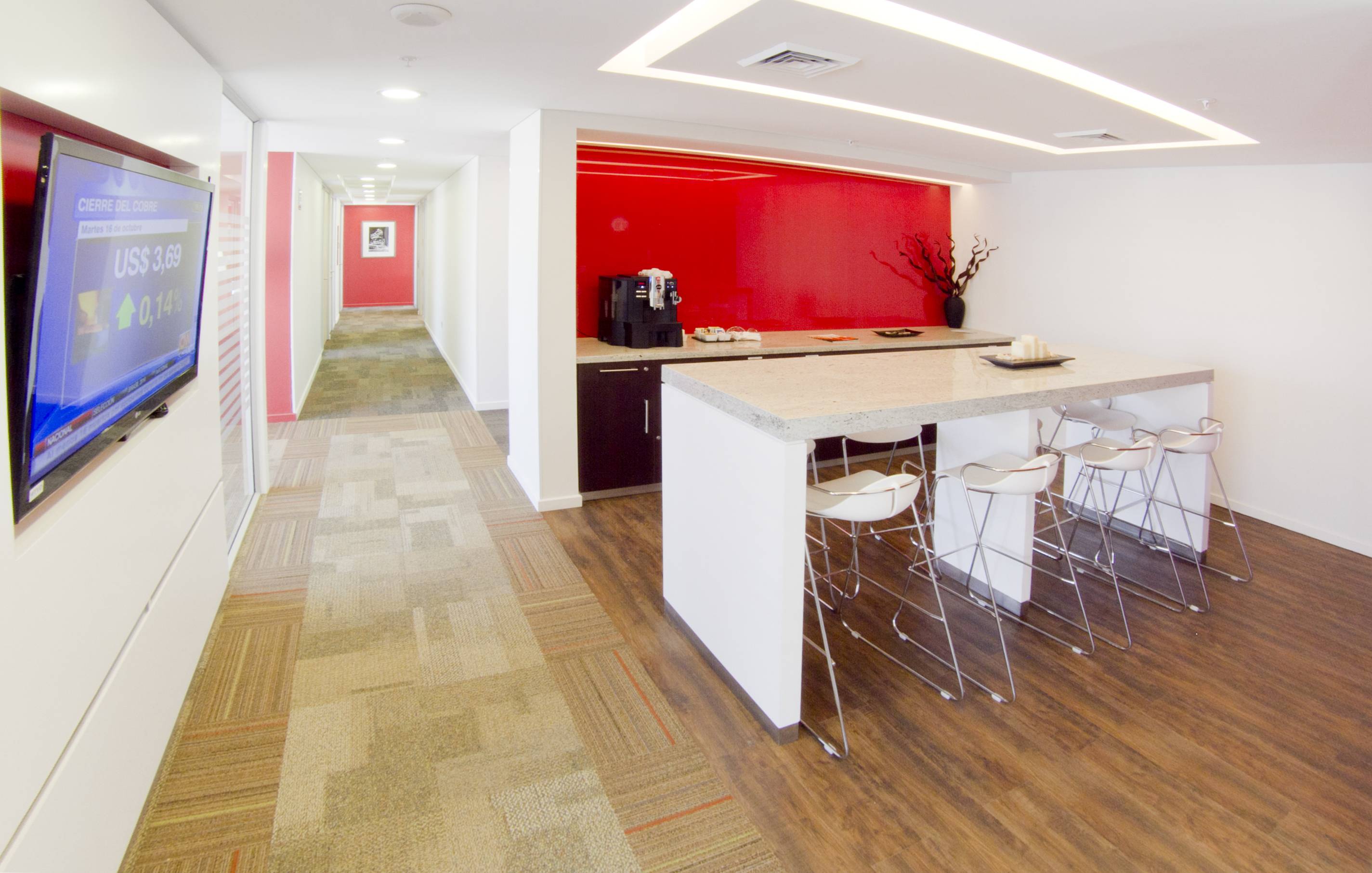 Regus - Santiago, Nueva Las Condes image 3