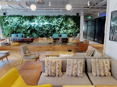 WeWork East Gongxiao Building image 4